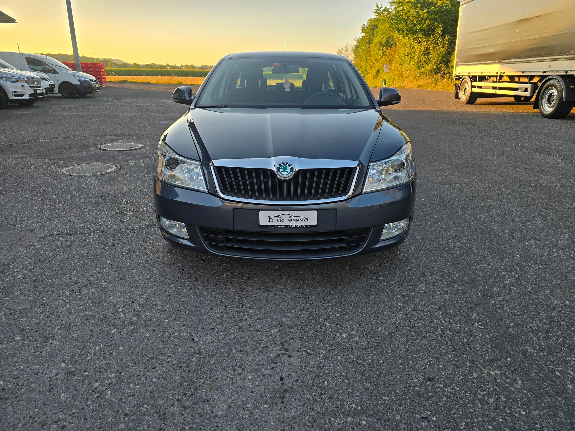 SKODA Octavia Combi 1.6 TDI Clever DSG-image-0