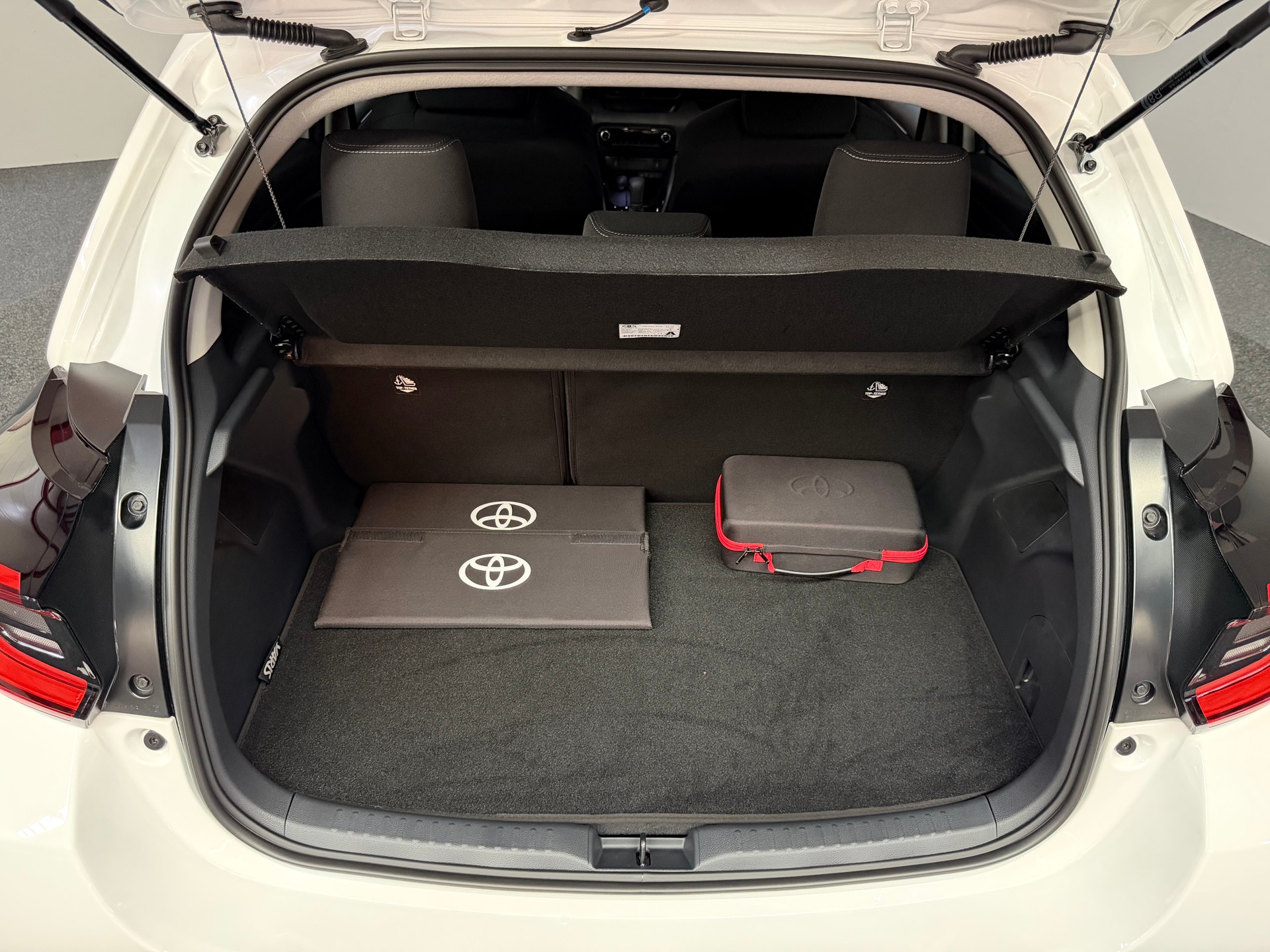 TOYOTA Yaris 1.5 Trend e-CVT-image-10