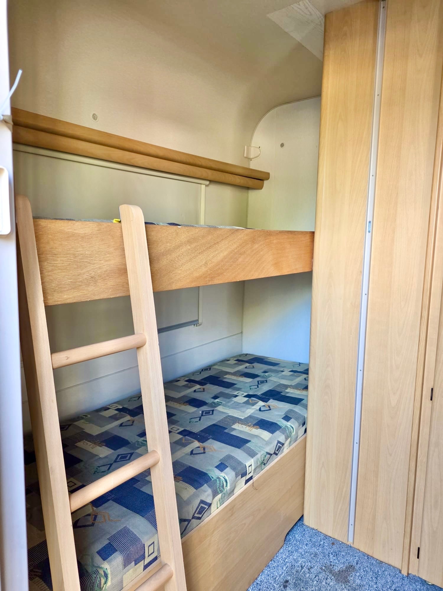ADRIA ***ETAGENBETT, 4er Ess-Dinette & 2er Fixbett***-image-4