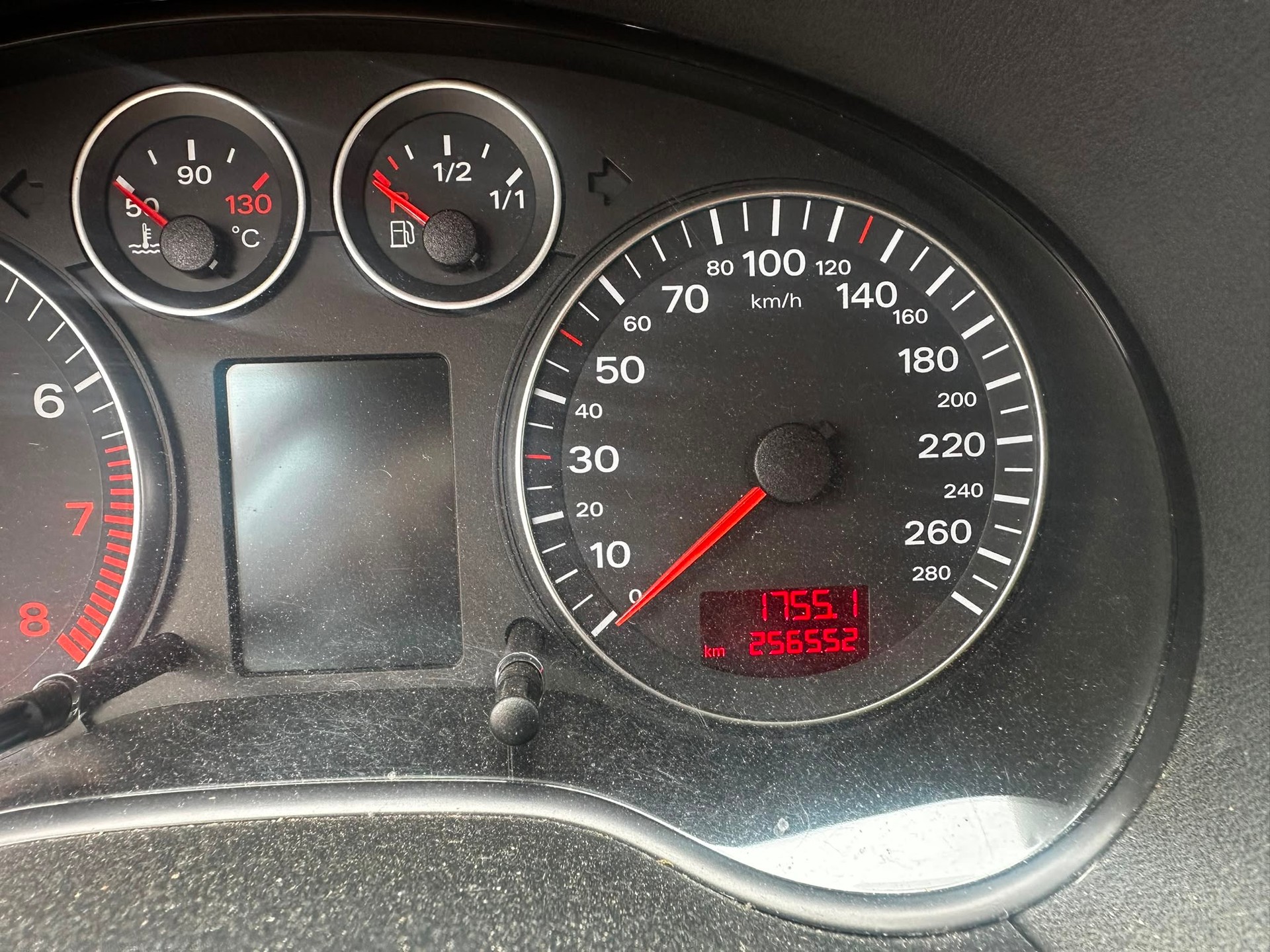 AUDI A3 Sportback 2.0 Turbo FSI Ambition quattro-image-5