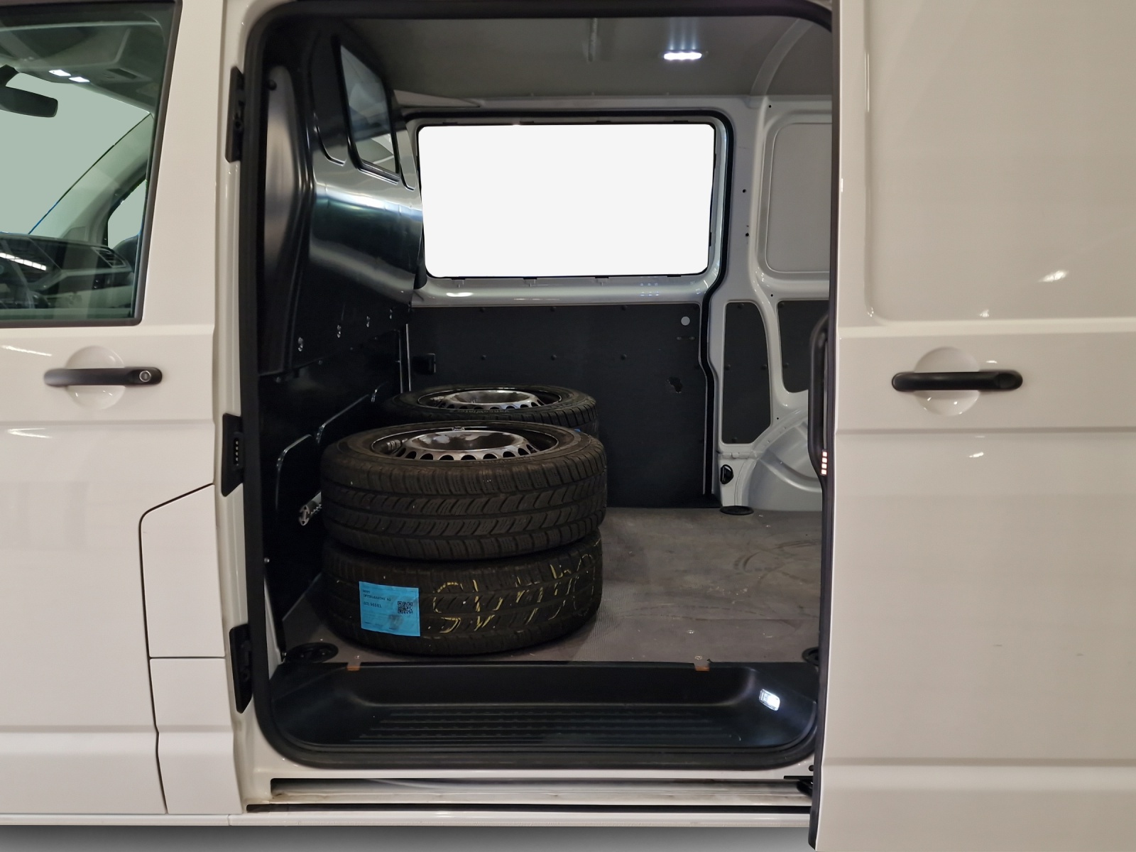 VW T6.1 2.0 TDI DSG-image-11