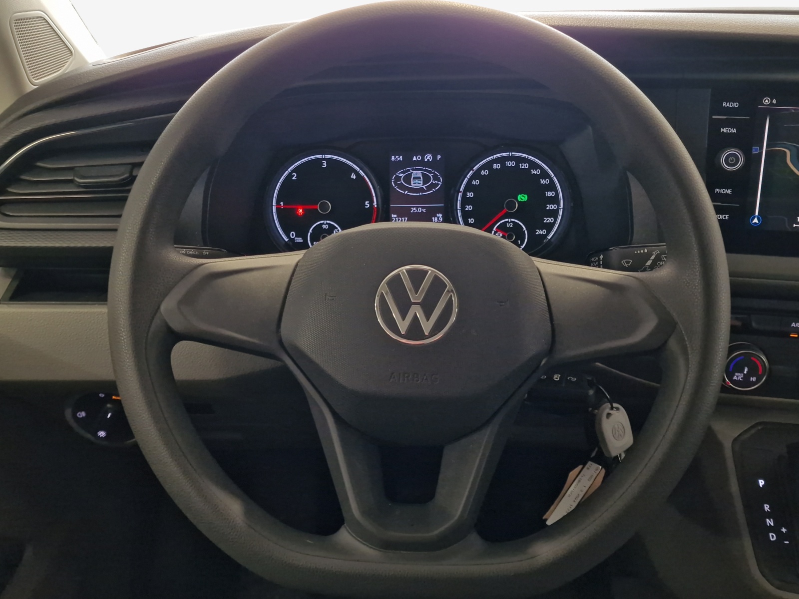 VW T6.1 2.0 TDI DSG-image-9