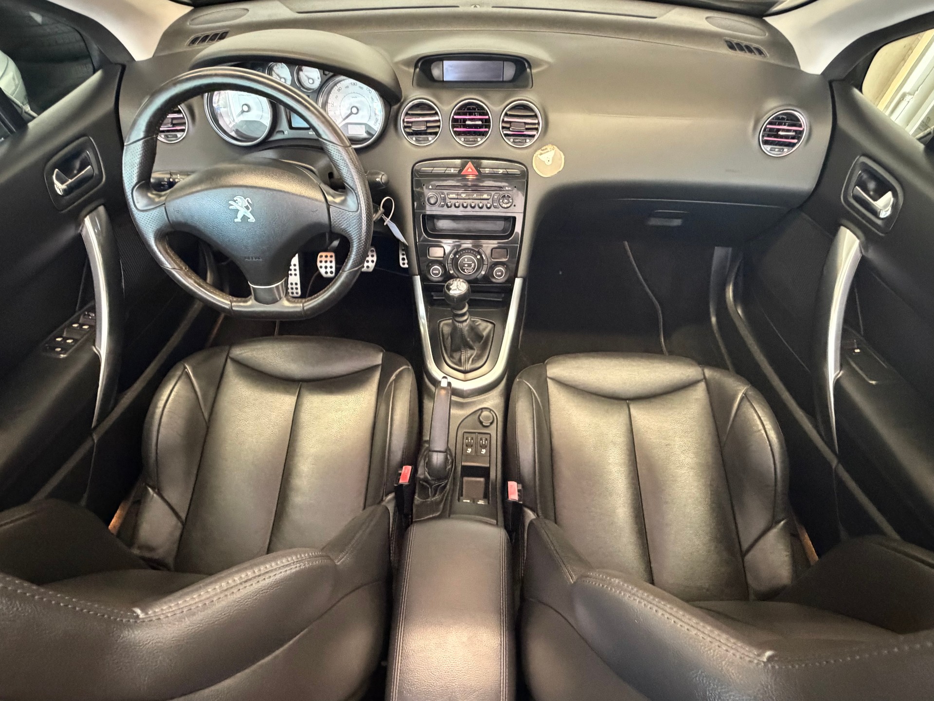 PEUGEOT 308 CC 1.6 16V Turbo Sport Pack-image-8