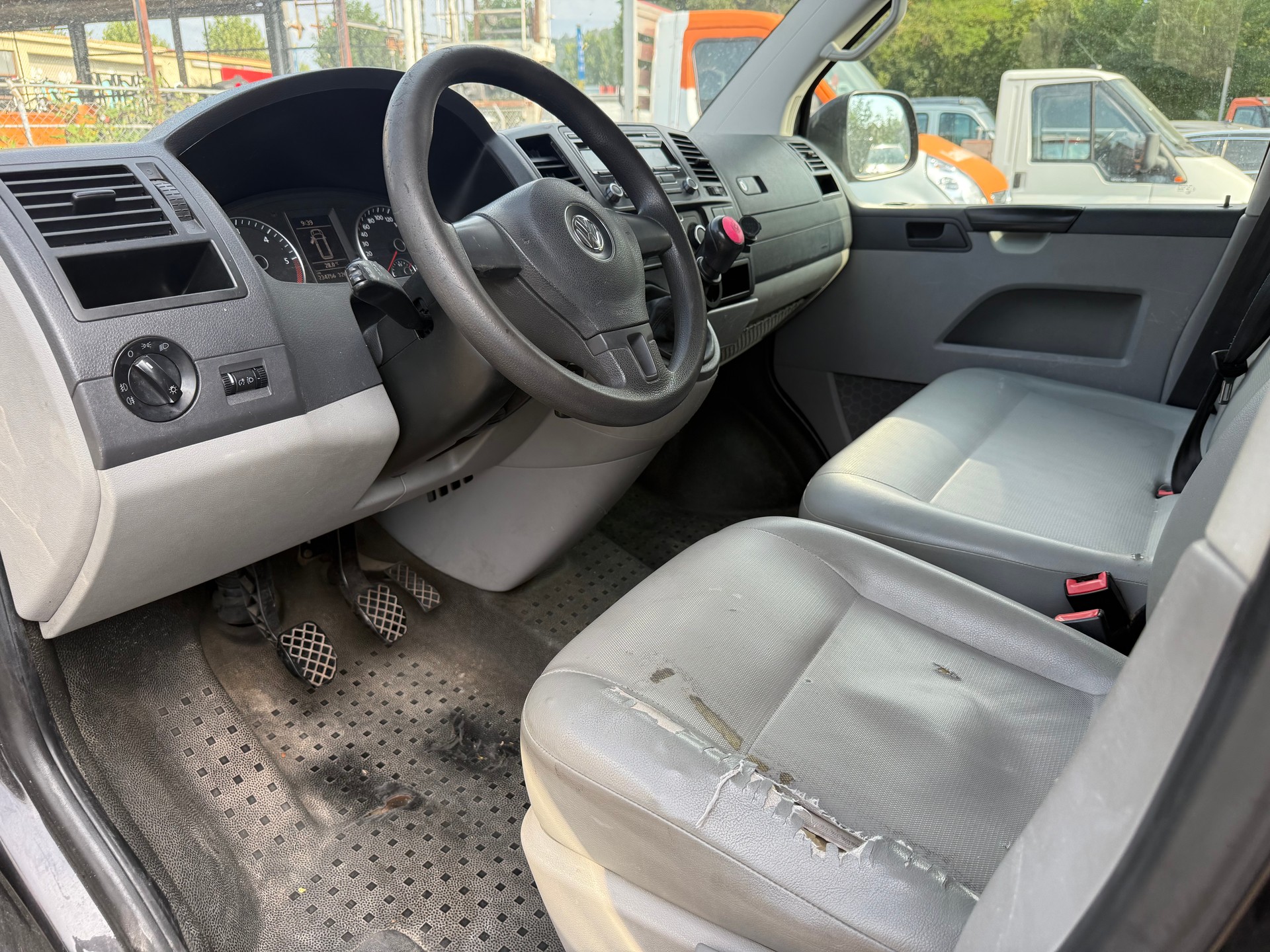 VW T5 2.0 TDI 4Motion L2-image-8