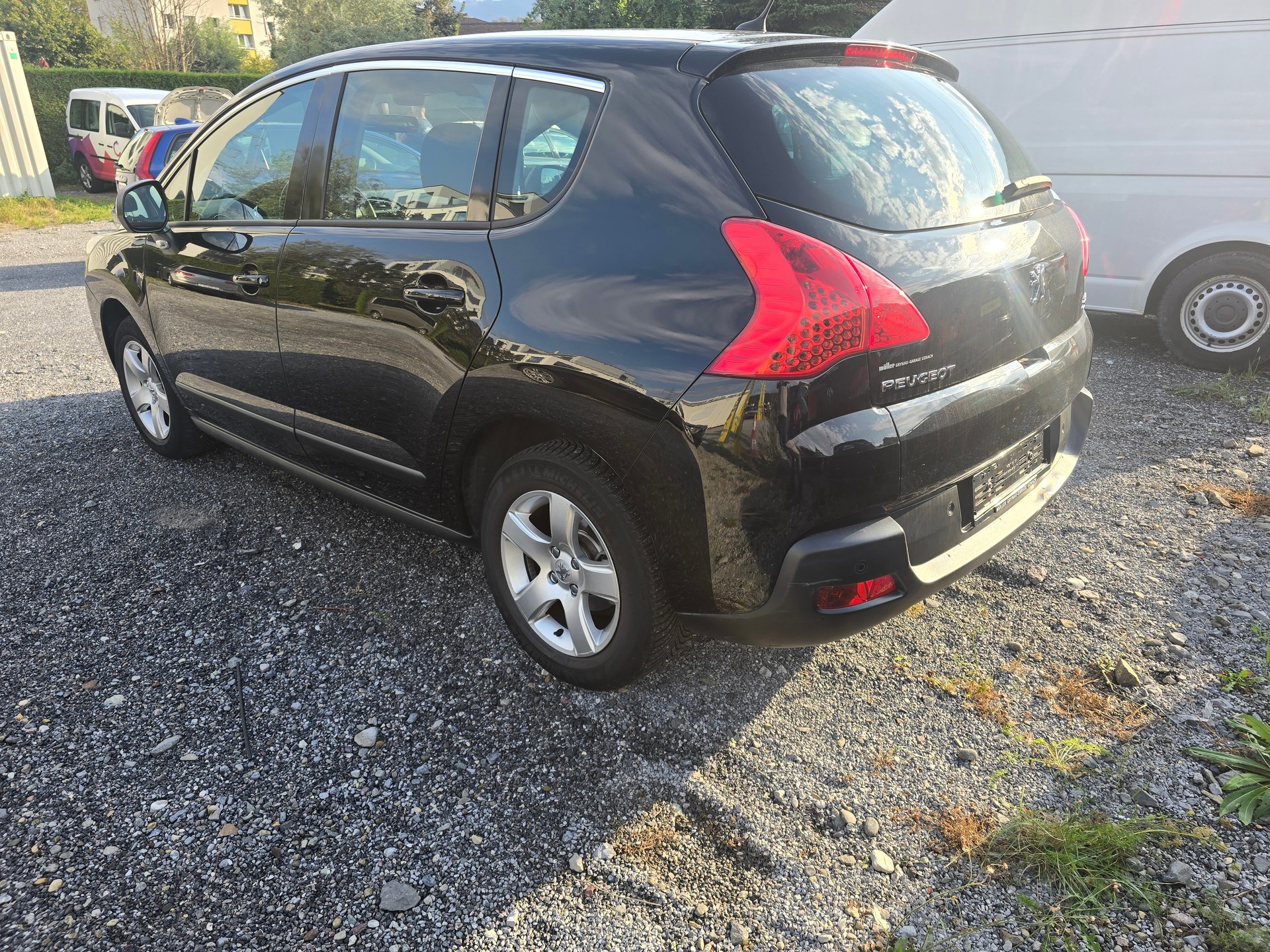 PEUGEOT 3008 1.6 HDI Sport EGS6-image-5
