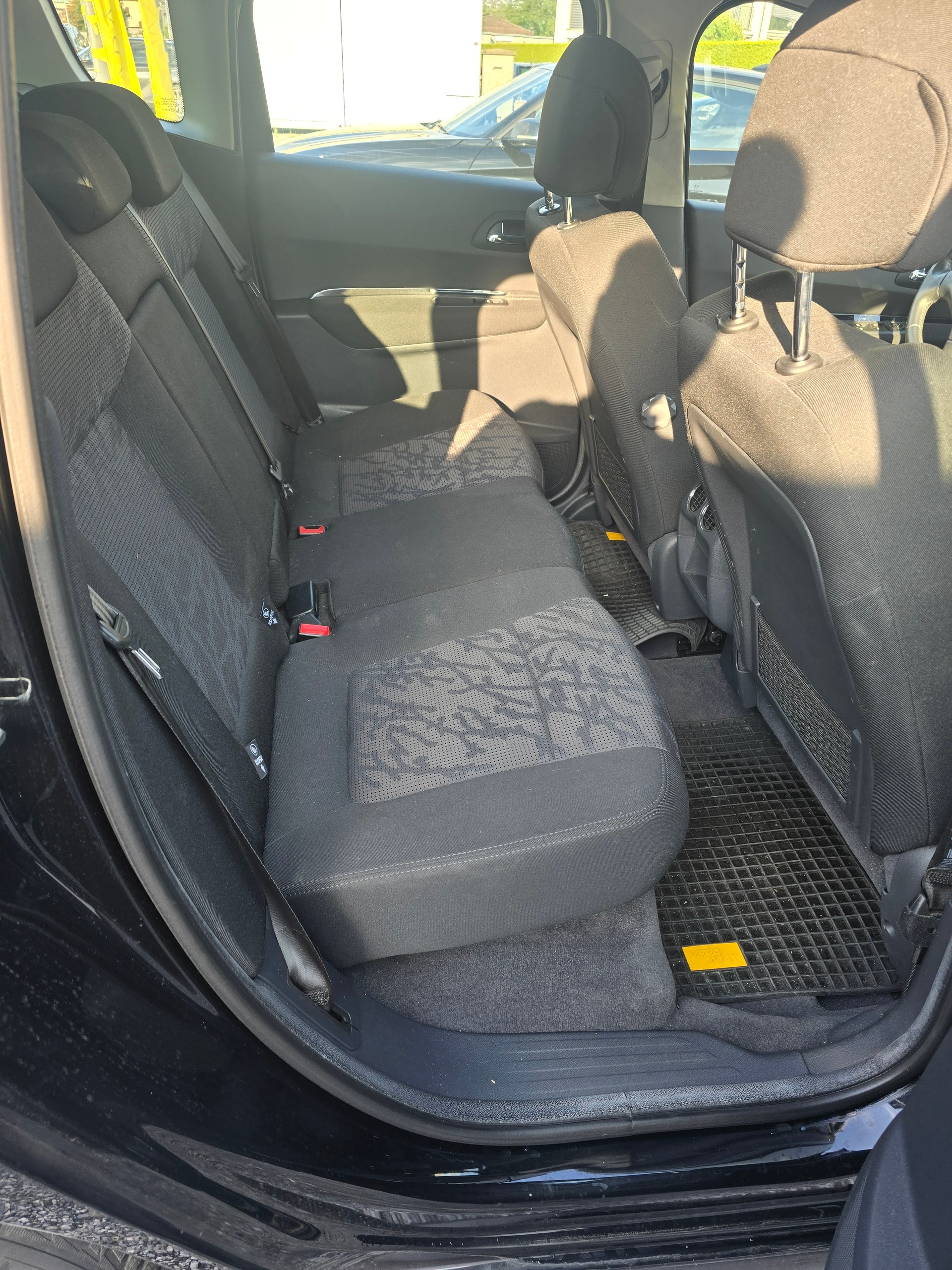 PEUGEOT 3008 1.6 HDI Sport EGS6-image-11