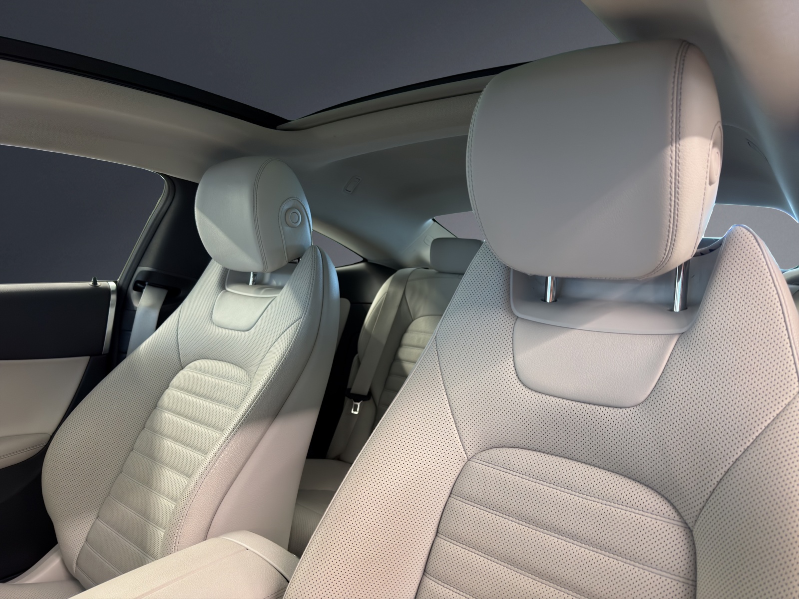 MERCEDES-BENZ C 250 AMG Line-image-7