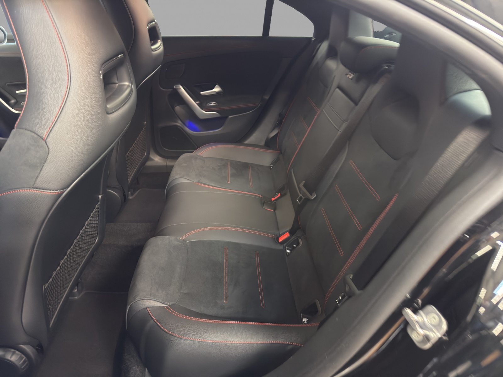 MERCEDES-BENZ CLA 200 - AMG / Rückfahrkamera / Ambiente-Licht-image-13