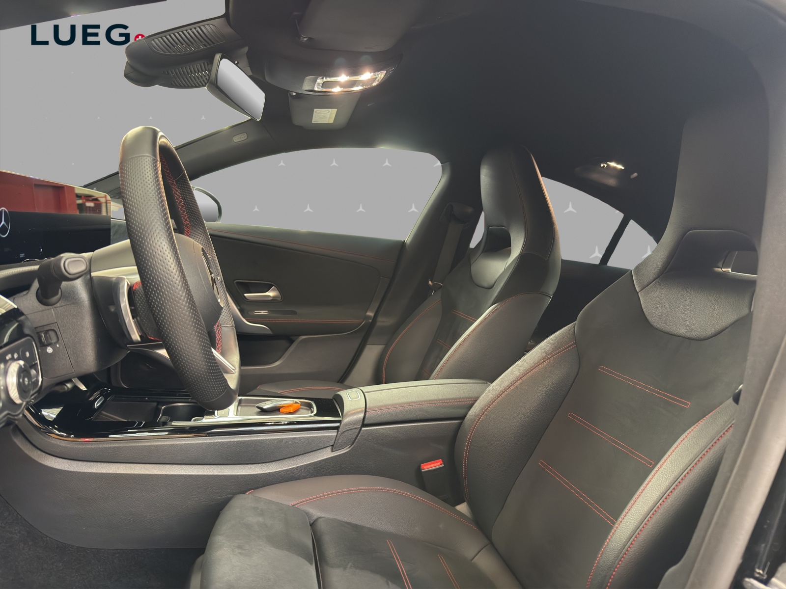 MERCEDES-BENZ CLA 200 - AMG / Rückfahrkamera / Ambiente-Licht-image-8