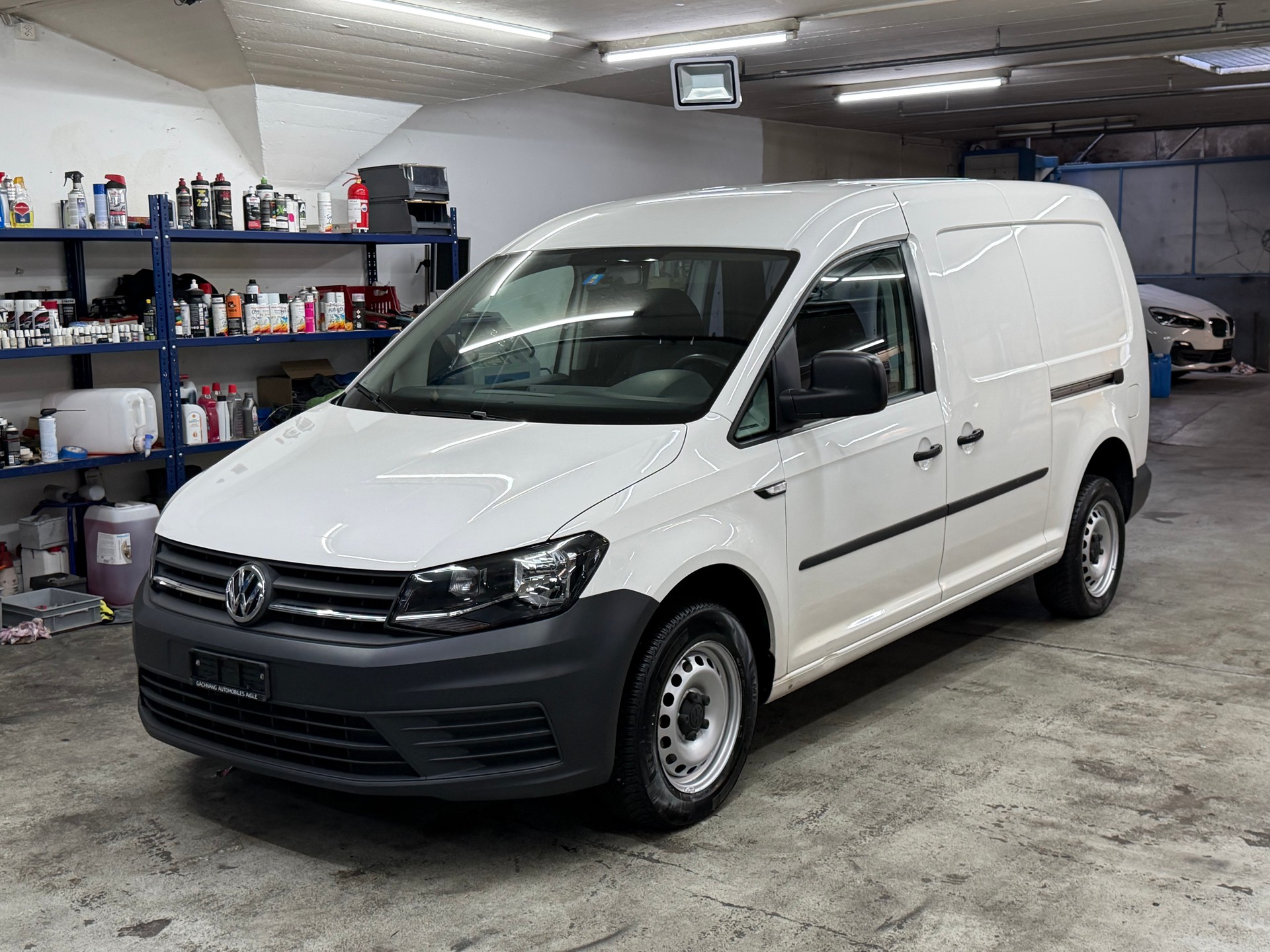 VW Caddy Maxi 2.0TDI BlueMotion Technology-image-0