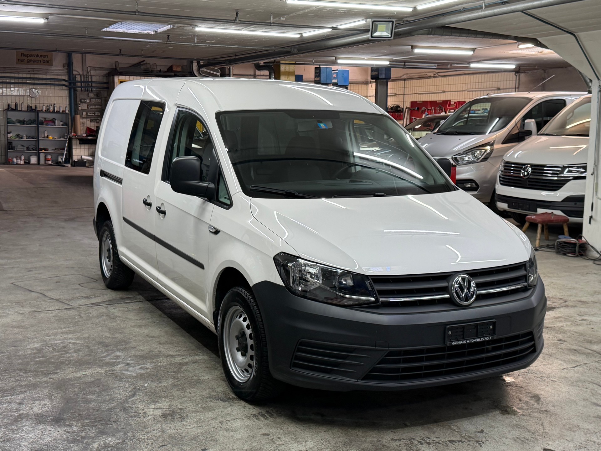 VW Caddy Maxi 2.0TDI BlueMotion Technology-image-7