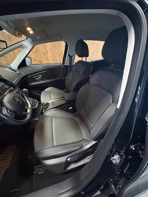 RENAULT Scénic 1.3 16V Turbo Zen EDC-image-6