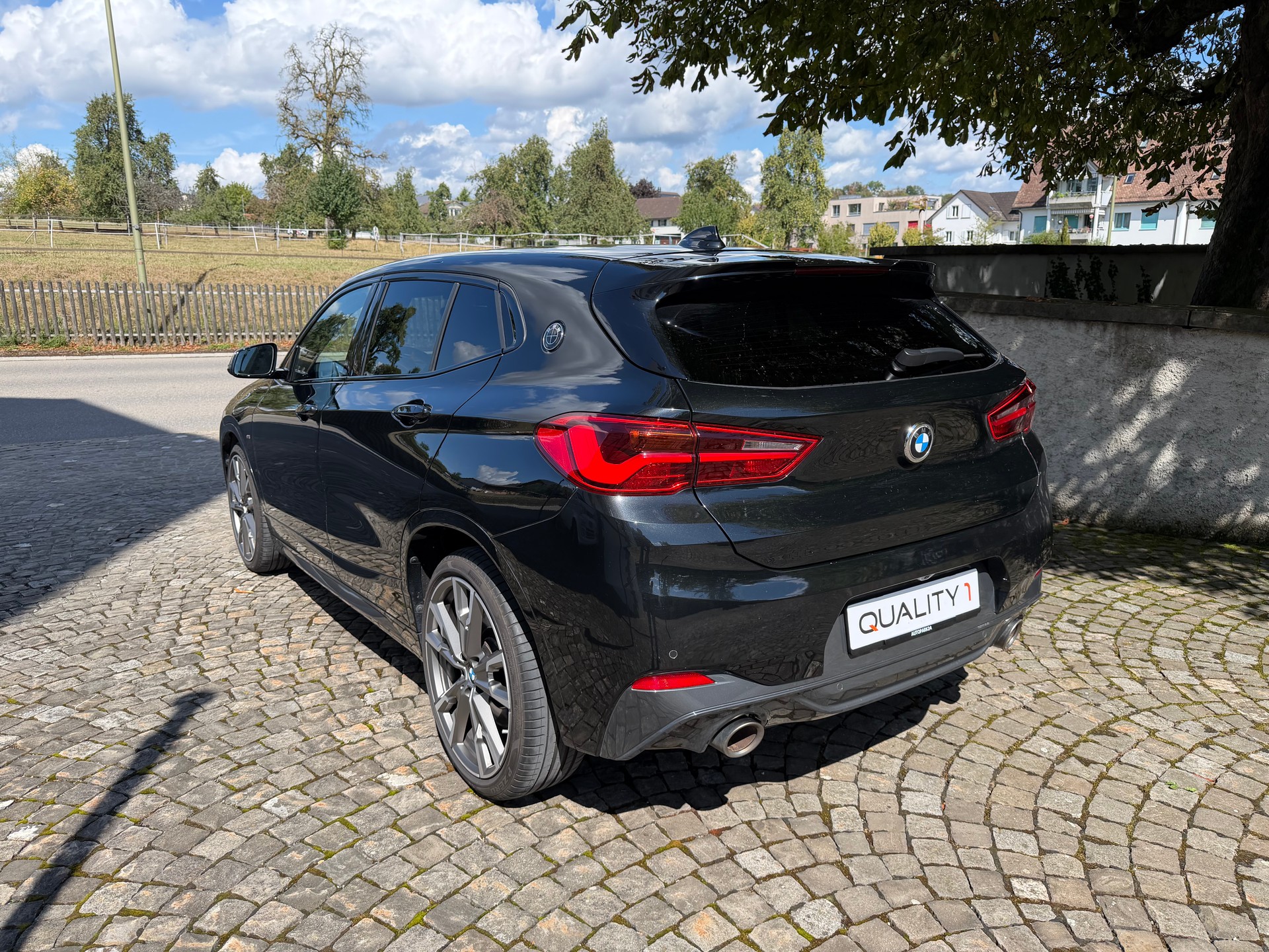 BMW X2 M35i Steptronic / CH-Fahrzeug / 36 Monate Garantie exkl. / Gratis Service / 8 Fach / M-Sportsitze / Harman Kardon / Panorama-image-6