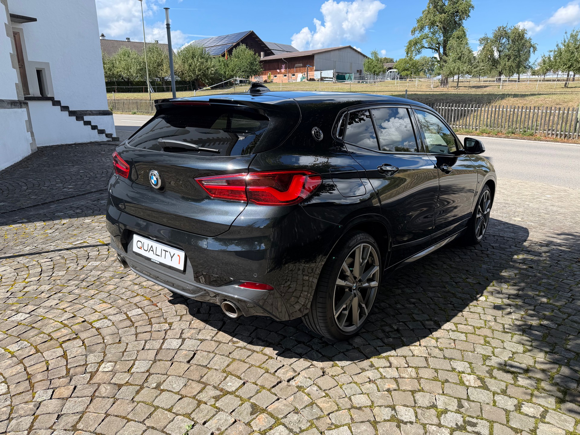 BMW X2 M35i Steptronic / CH-Fahrzeug / 36 Monate Garantie exkl. / Gratis Service / 8 Fach / M-Sportsitze / Harman Kardon / Panorama-image-4