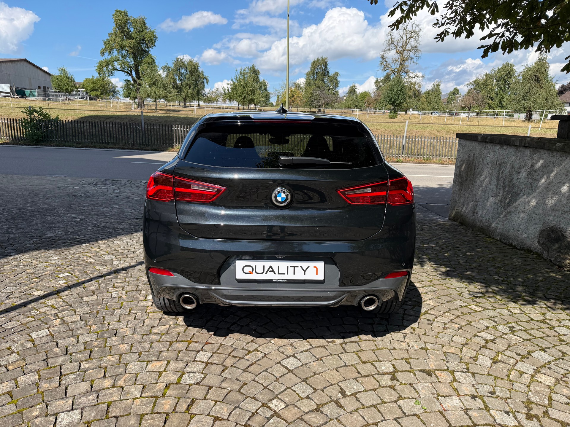 BMW X2 M35i Steptronic / CH-Fahrzeug / 36 Monate Garantie exkl. / Gratis Service / 8 Fach / M-Sportsitze / Harman Kardon / Panorama-image-5