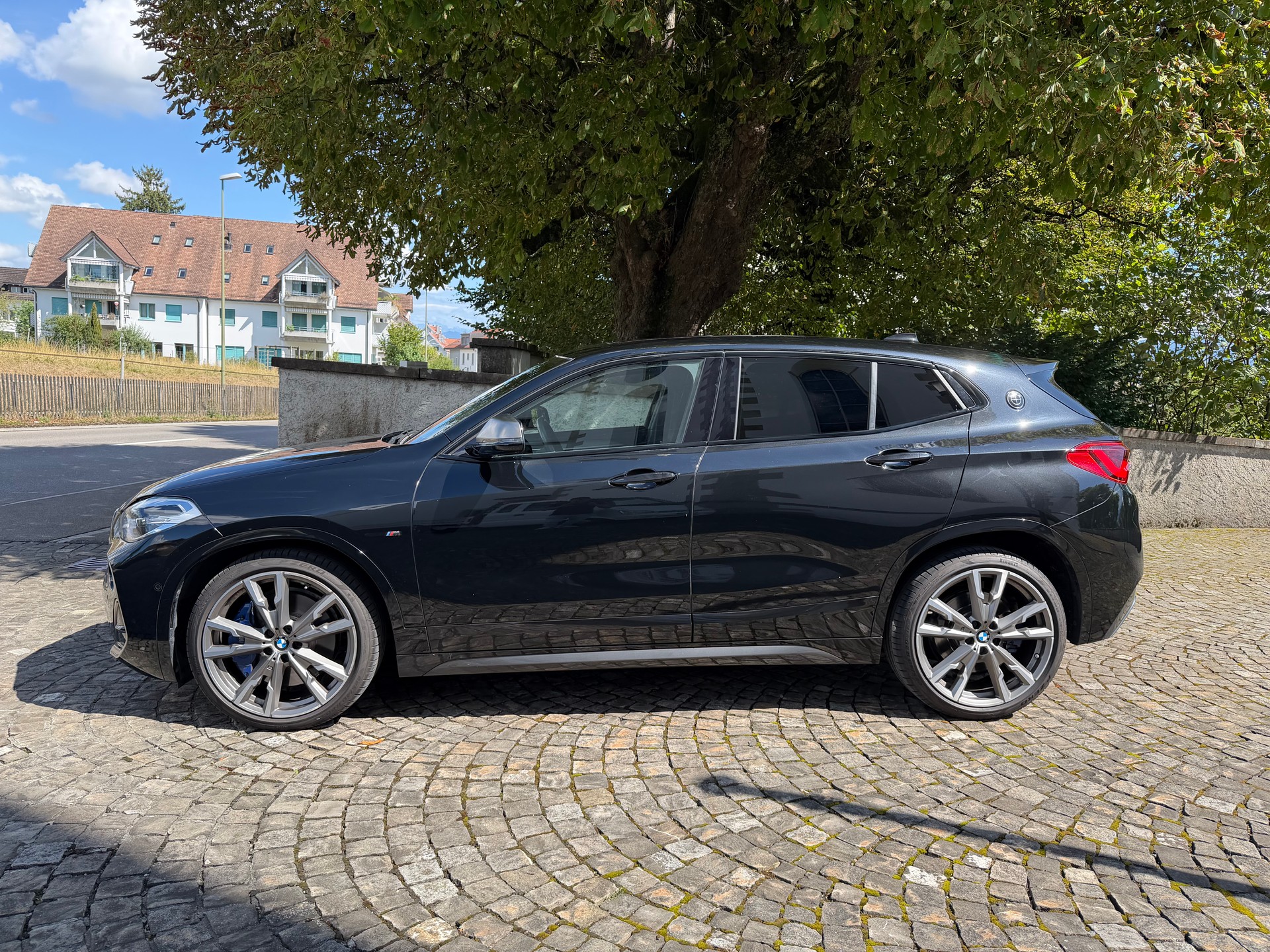 BMW X2 M35i Steptronic / CH-Fahrzeug / 36 Monate Garantie exkl. / Gratis Service / 8 Fach / M-Sportsitze / Harman Kardon / Panorama-image-7