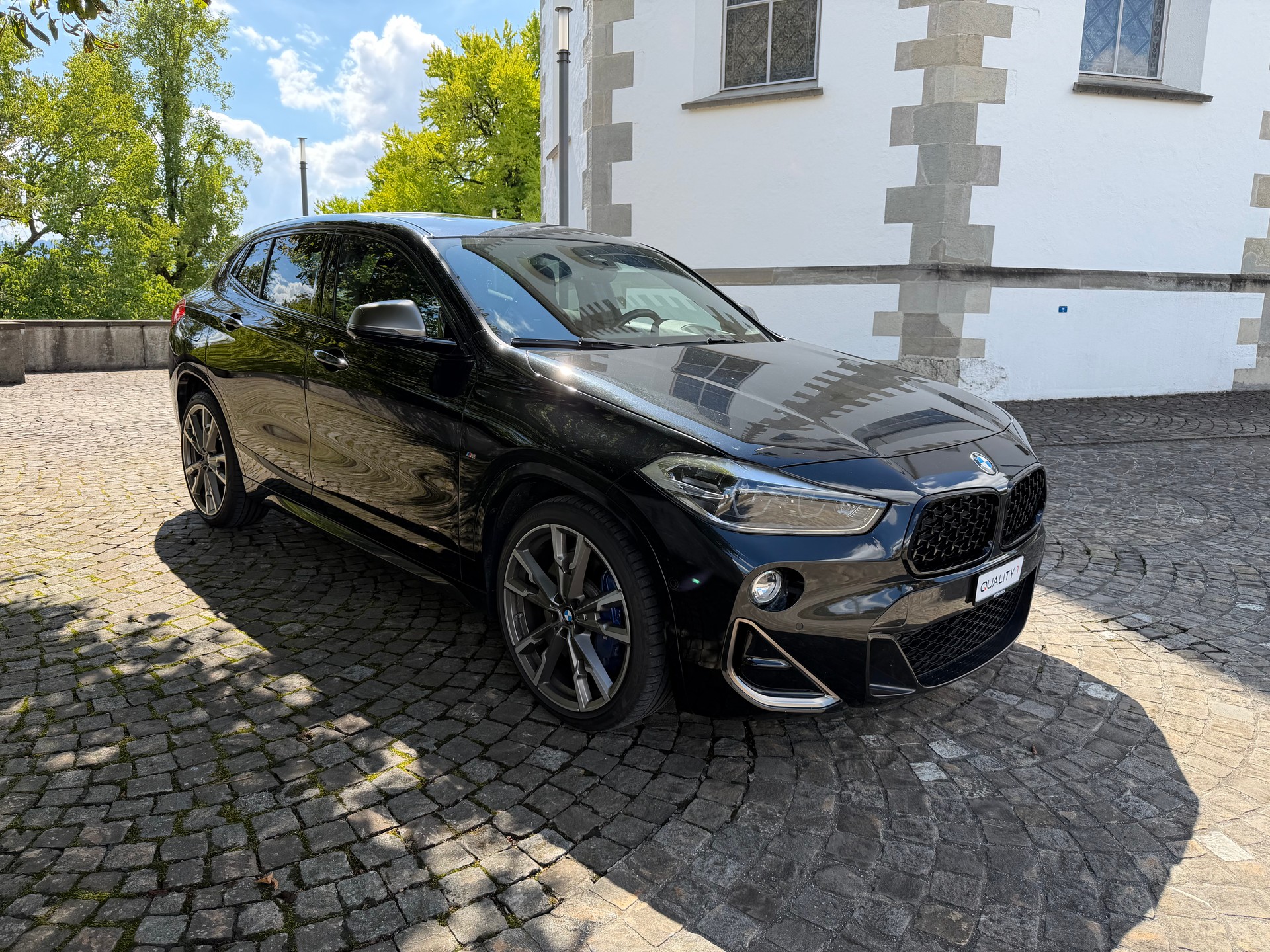BMW X2 M35i Steptronic / CH-Fahrzeug / 36 Monate Garantie exkl. / Gratis Service / 8 Fach / M-Sportsitze / Harman Kardon / Panorama-image-2