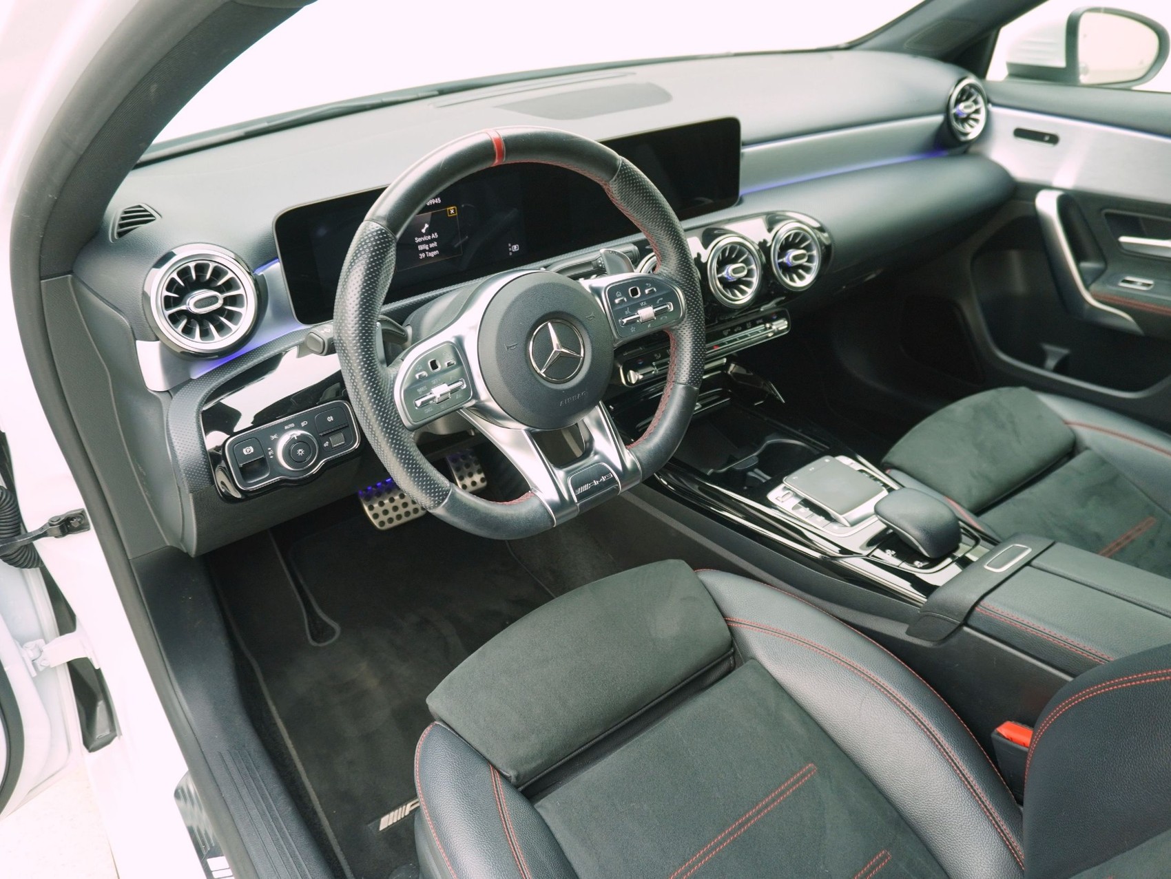 MERCEDES-BENZ A-Klasse A 35 AMG 4matic-image-9