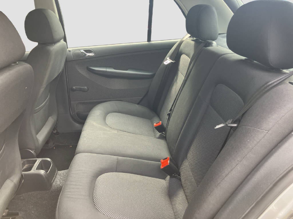 SKODA Fabia 1.4 TDI Ambiente-image-11