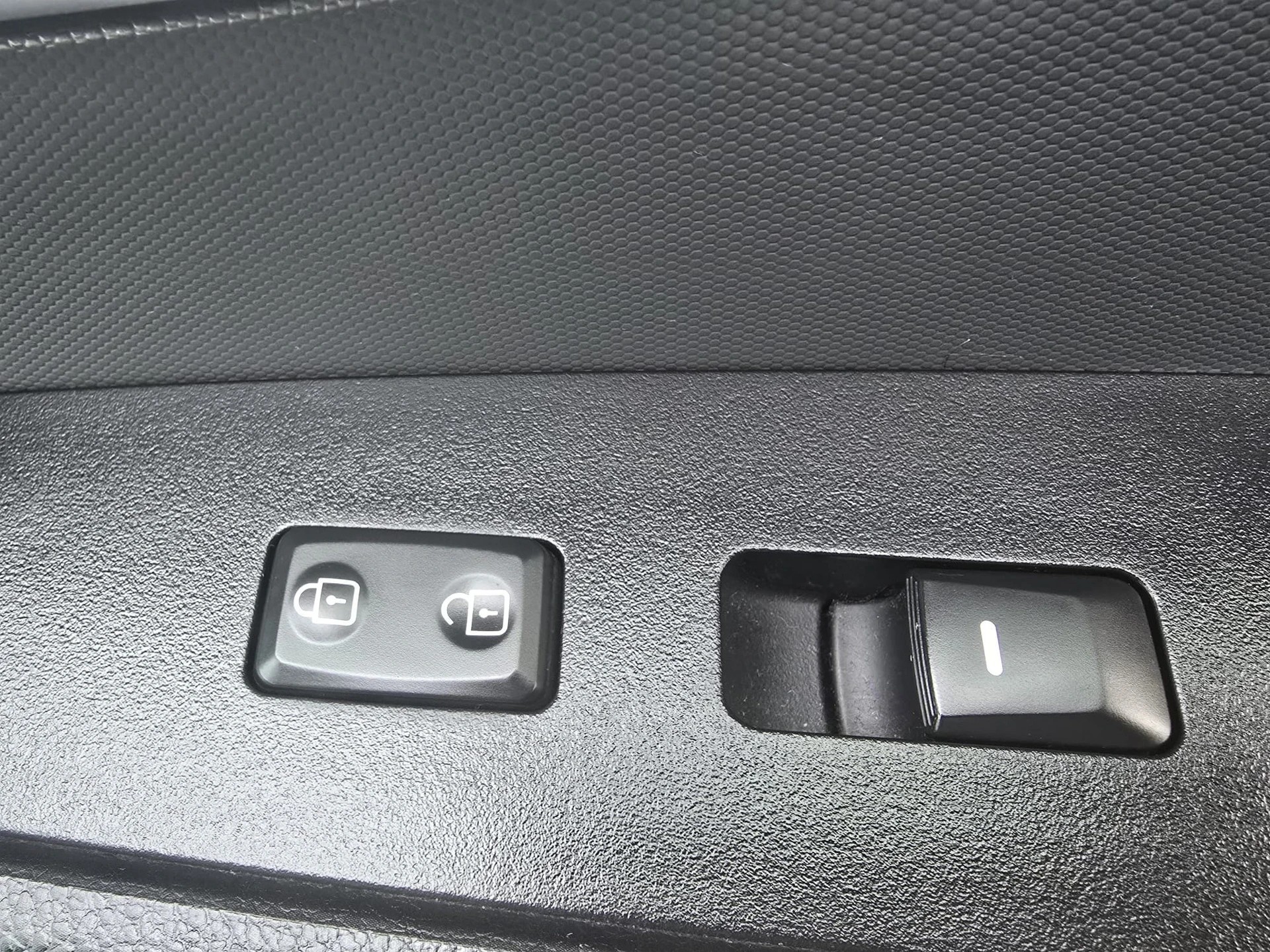 KIA Sportage 2.0 CRDi Trend 4WD Automatic-image-12