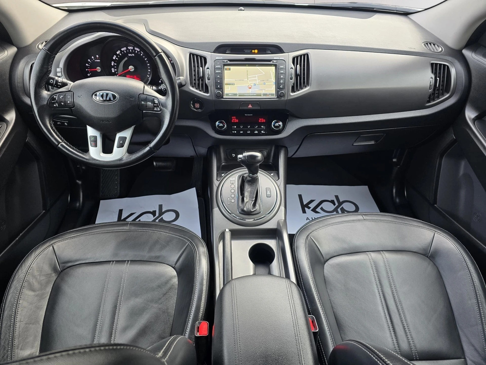 KIA Sportage 2.0 CRDi Trend 4WD Automatic-image-6