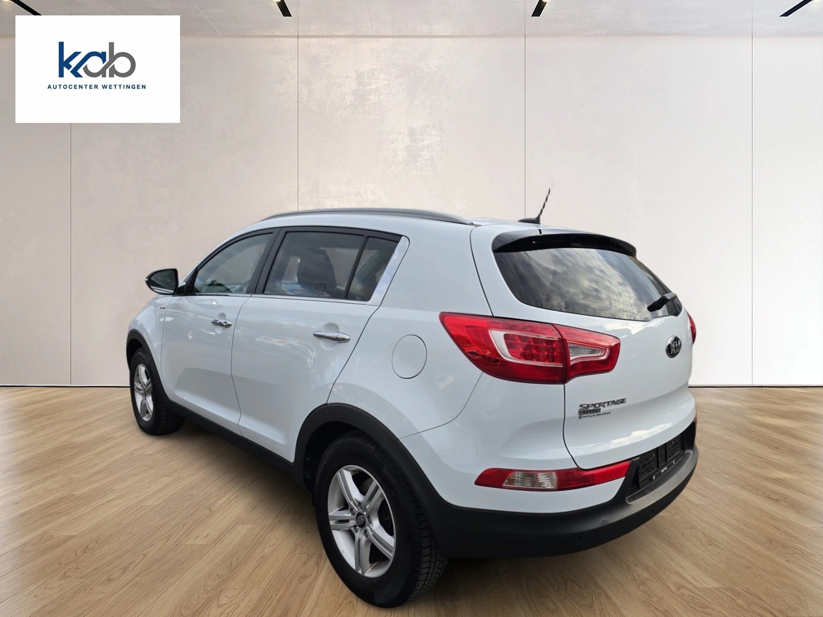 KIA Sportage 2.0 CRDi Trend 4WD Automatic-image-5