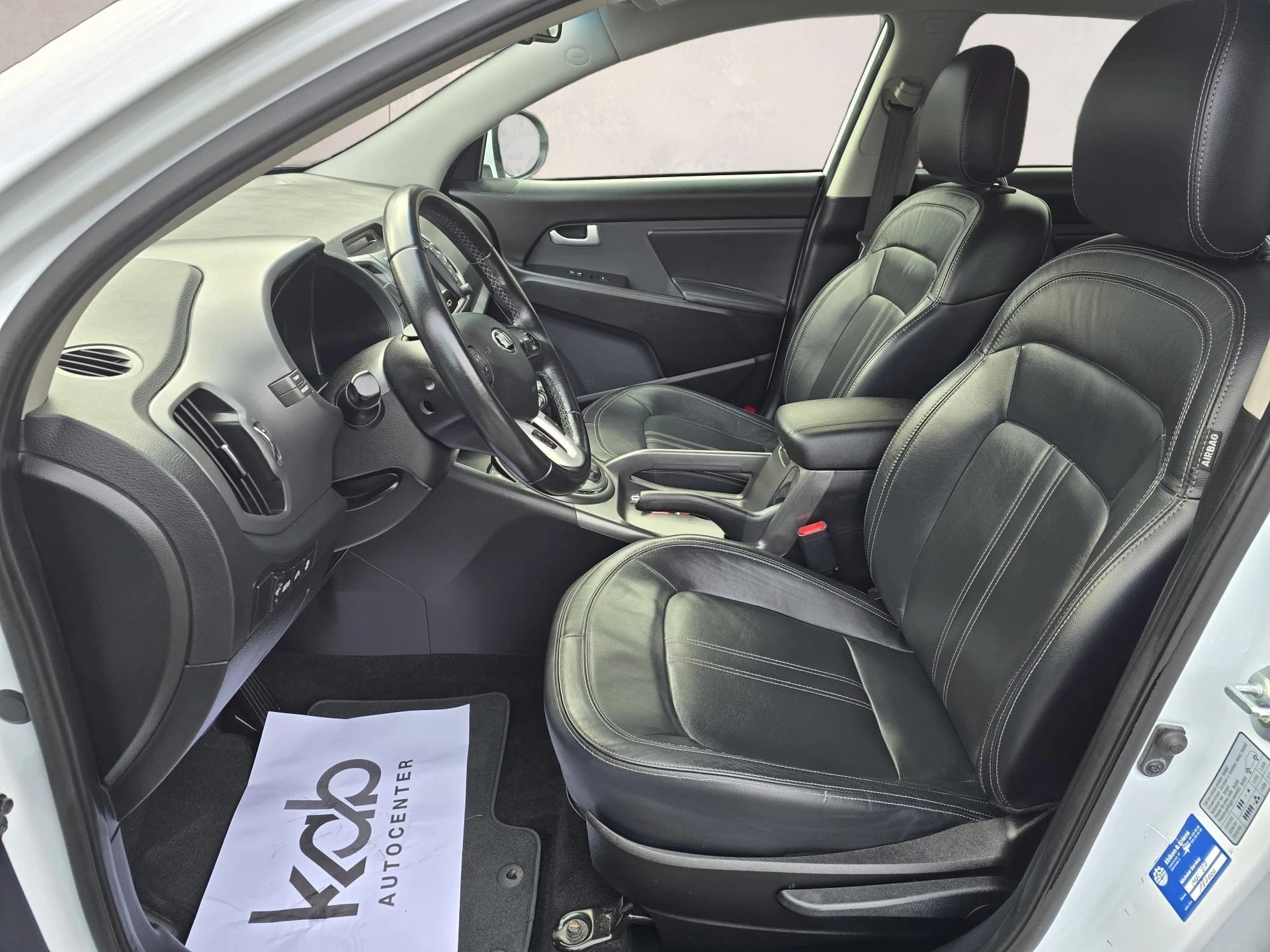 KIA Sportage 2.0 CRDi Trend 4WD Automatic-image-13