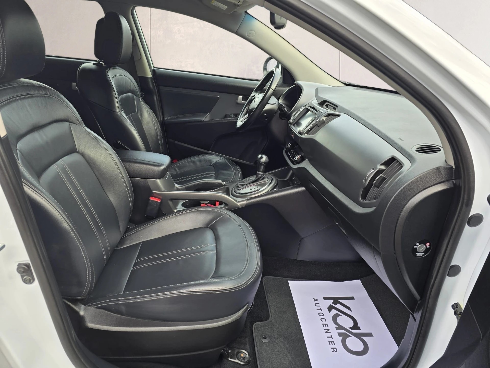 KIA Sportage 2.0 CRDi Trend 4WD Automatic-image-14