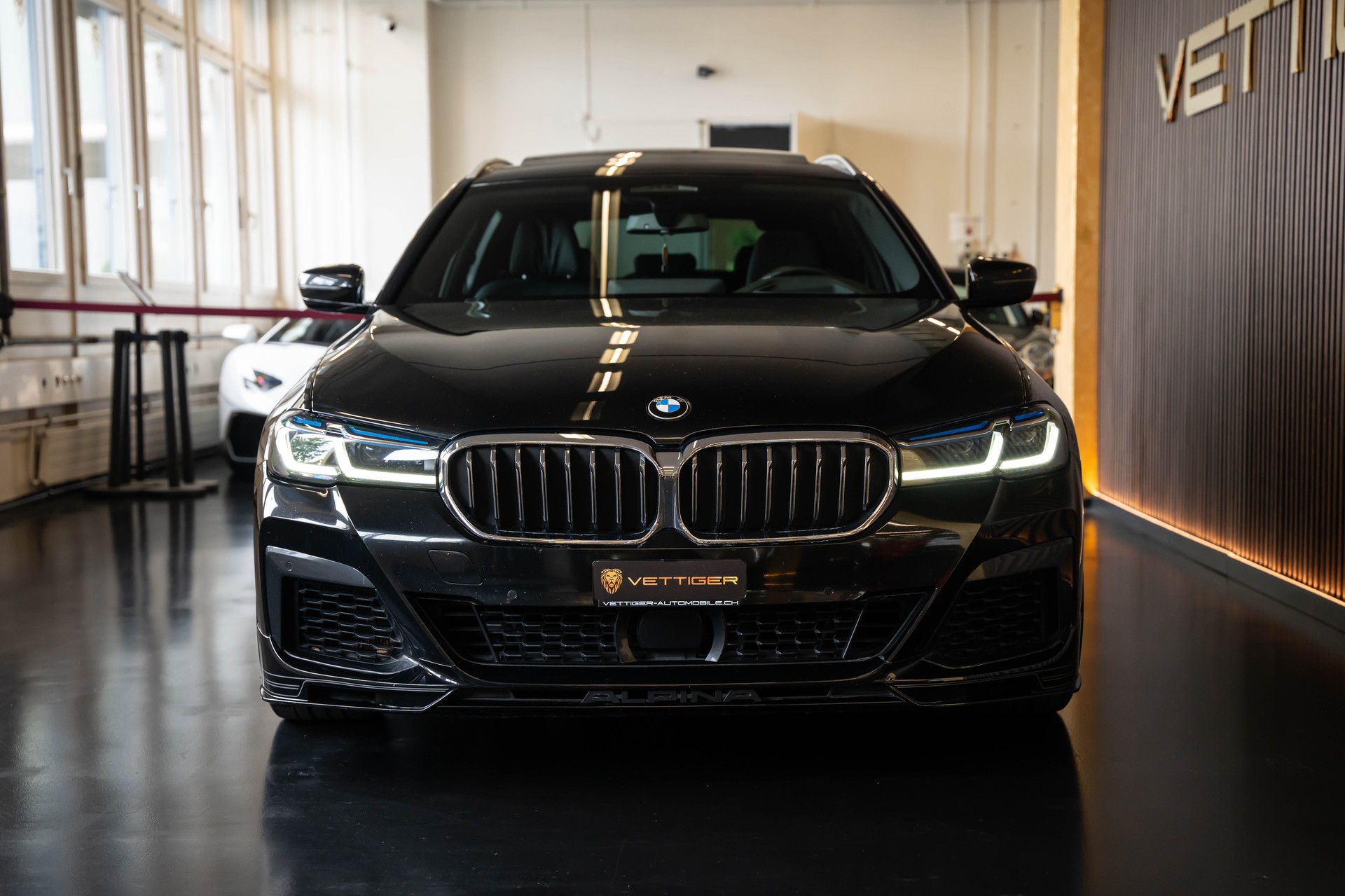 BMW-ALPINA D5 S Touring xDrive Switch-Tronic-showroom-element-1