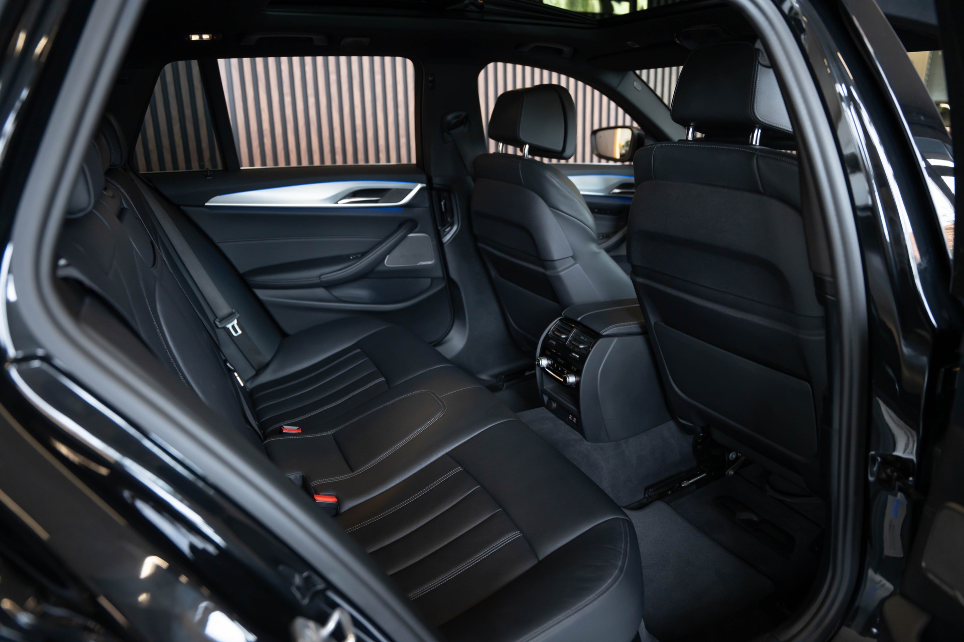 BMW-ALPINA D5 S Touring xDrive Switch-Tronic-image-19