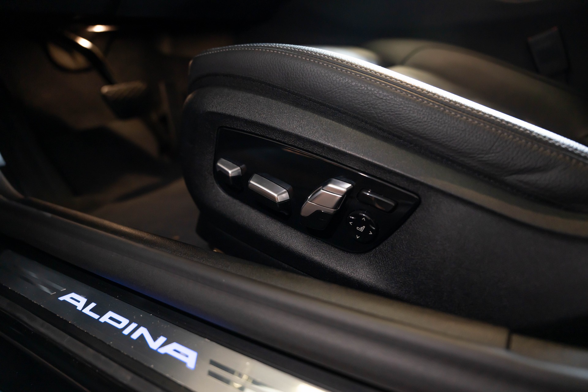 BMW-ALPINA D5 S Touring xDrive Switch-Tronic-image-31