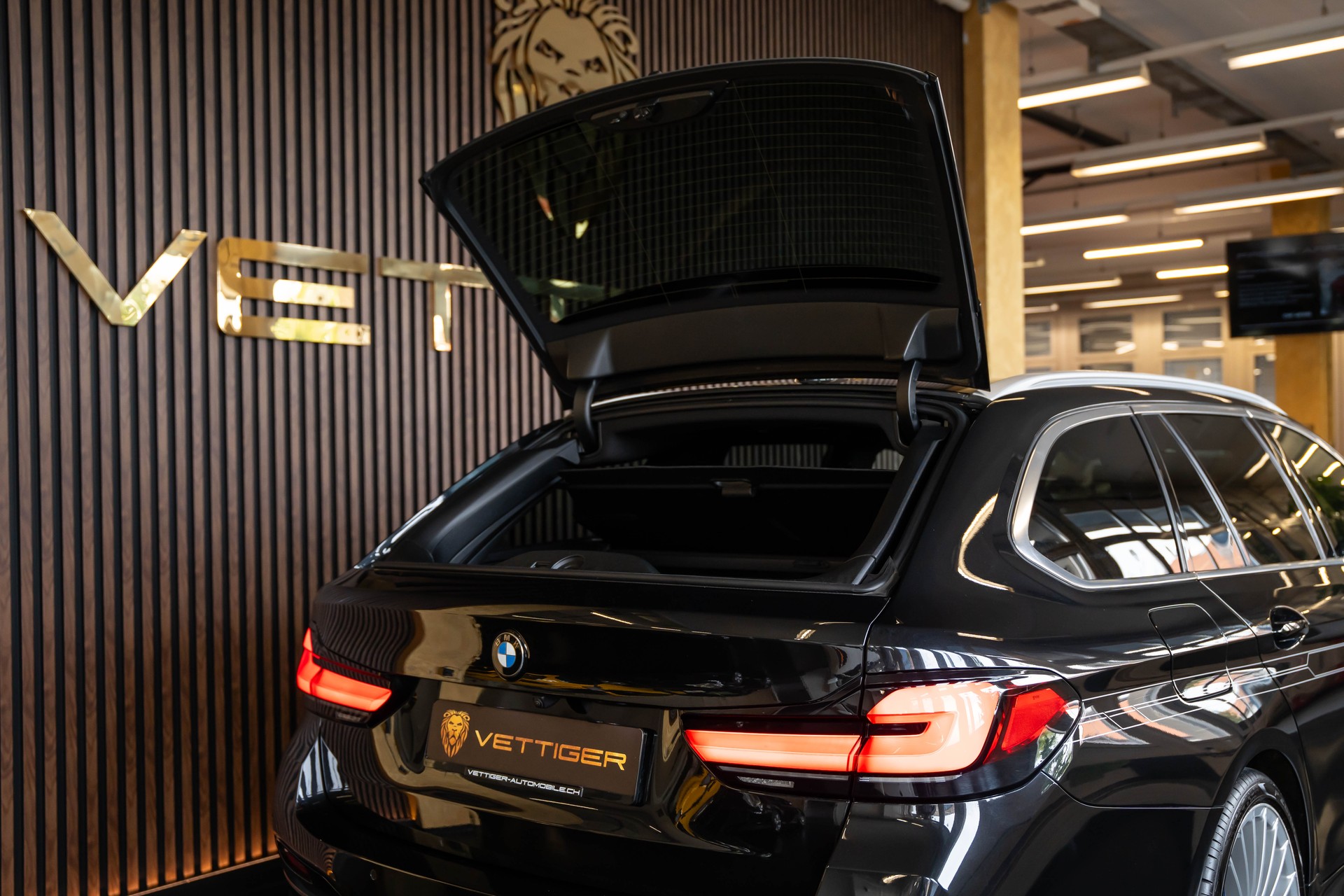 BMW-ALPINA D5 S Touring xDrive Switch-Tronic-image-7