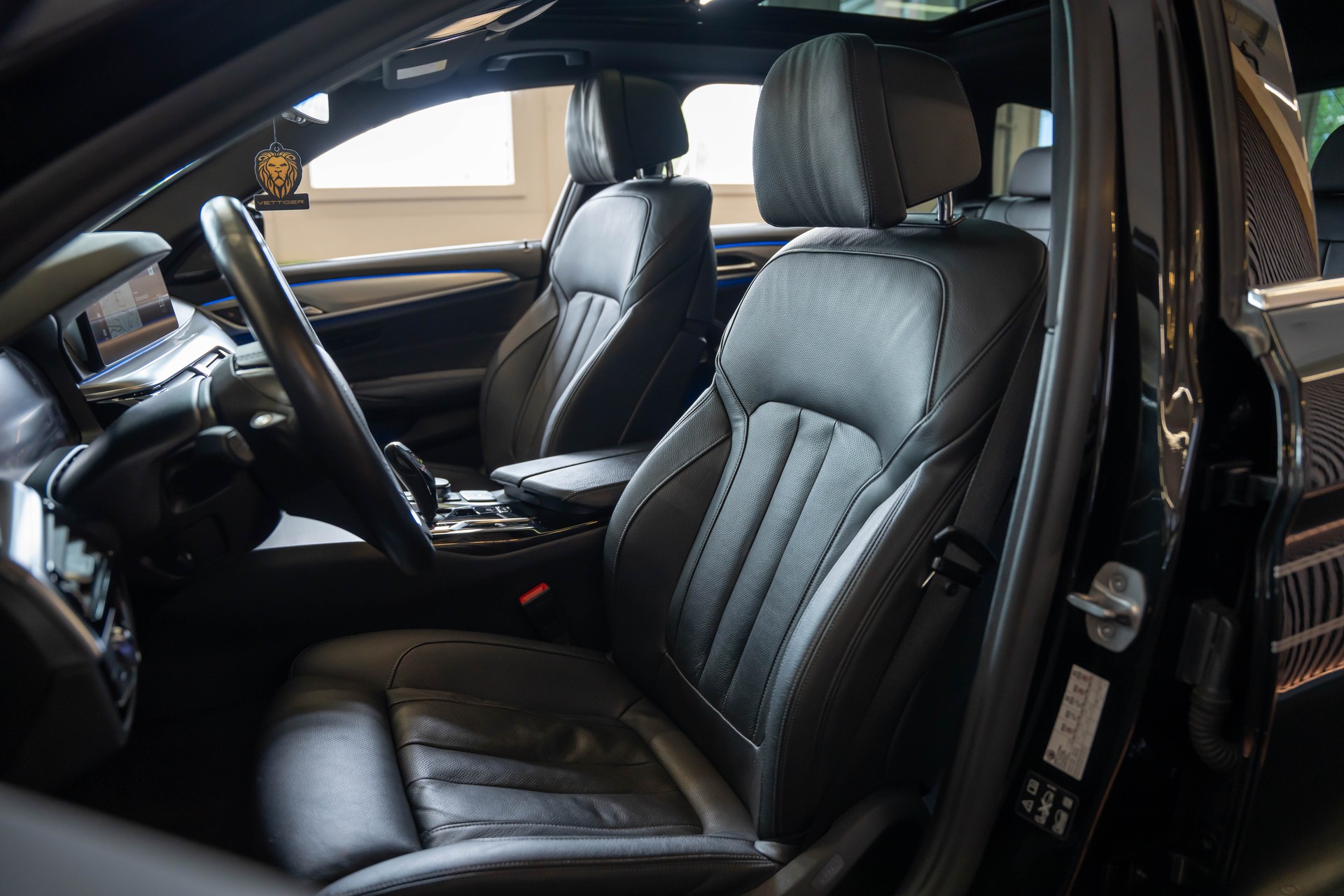 BMW-ALPINA D5 S Touring xDrive Switch-Tronic-image-15