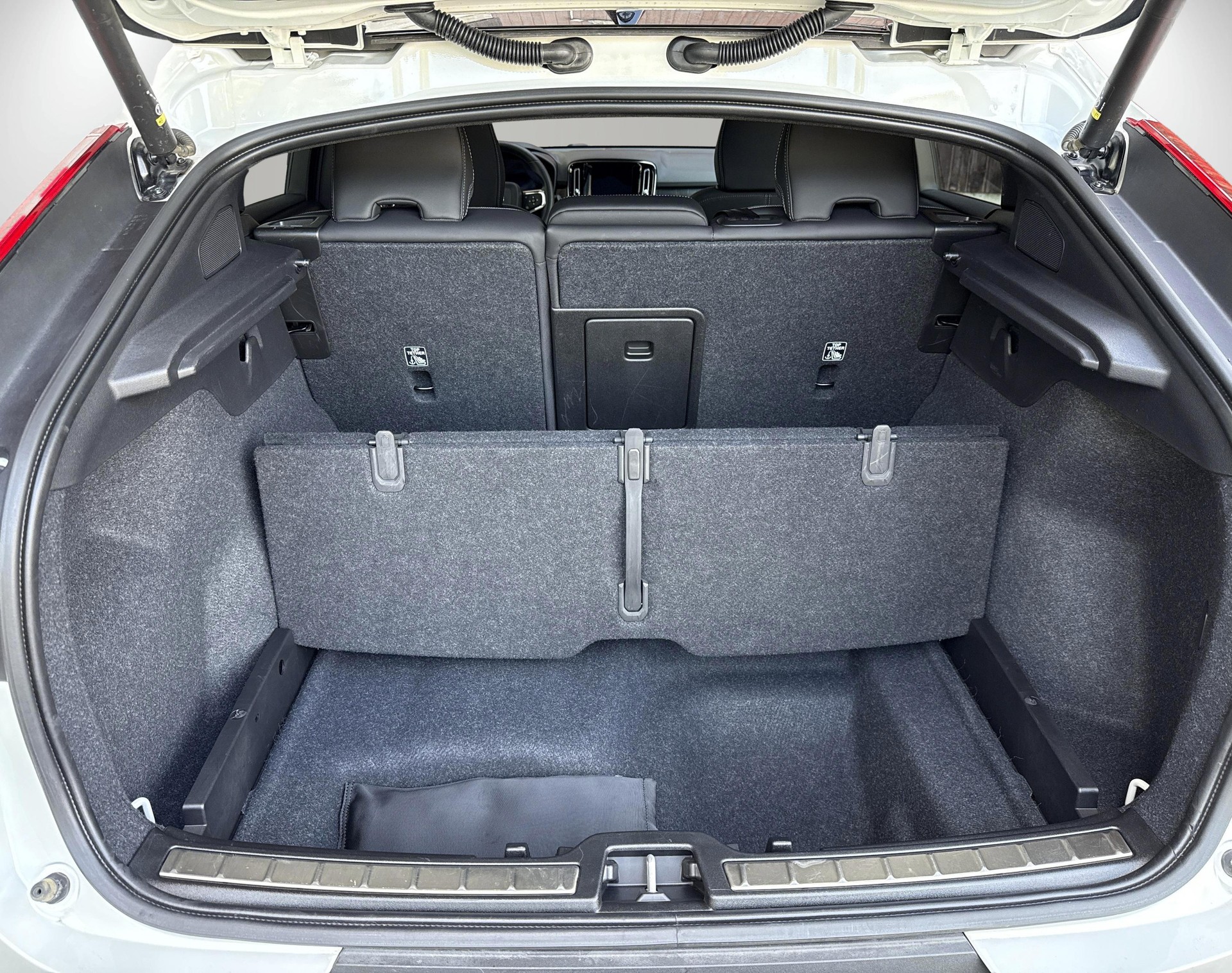 VOLVO C40 Rech P8 Twin Ultimate-image-22