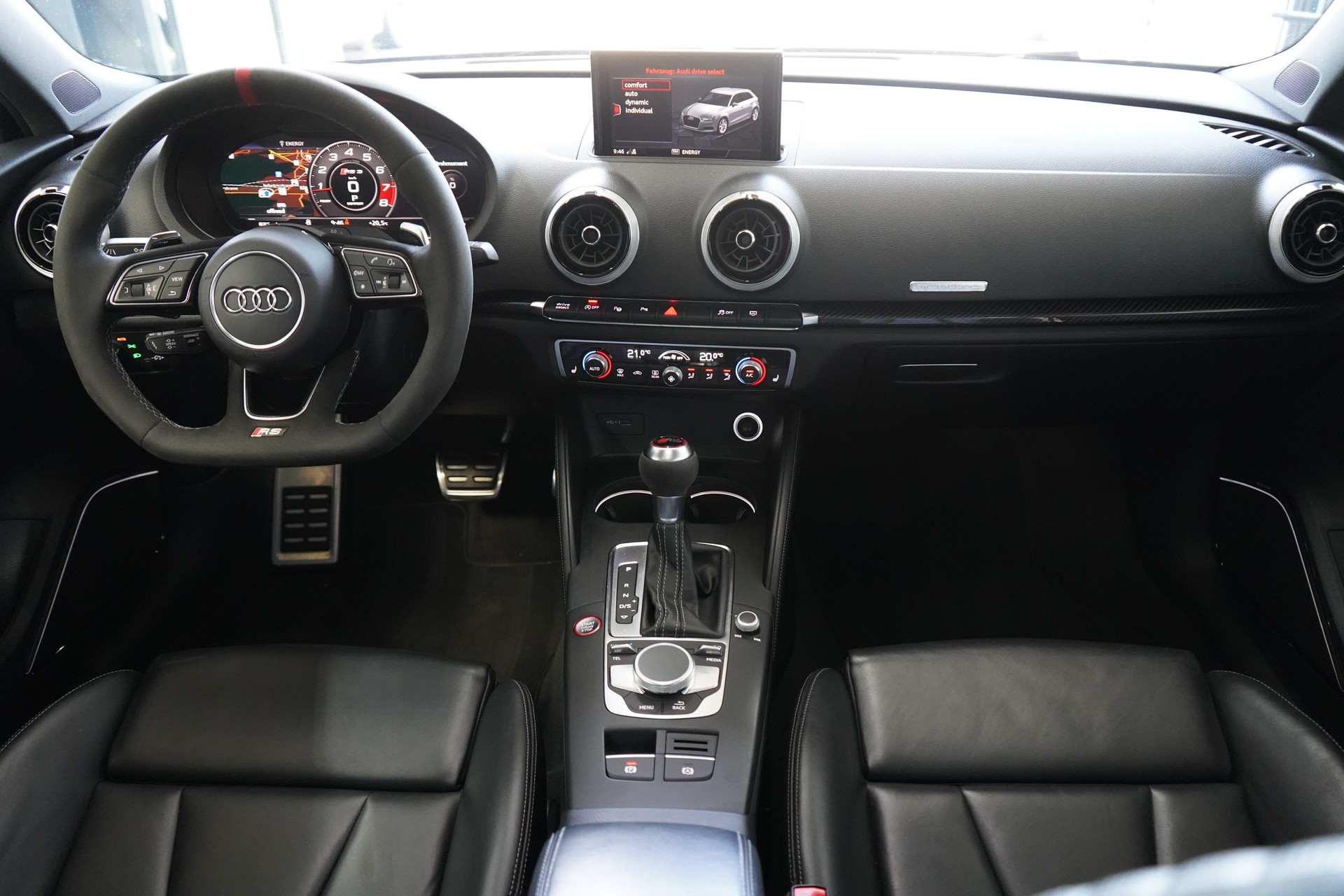 AUDI RS3 Sportback 2.5 TSI quattro S-tronic-image-29
