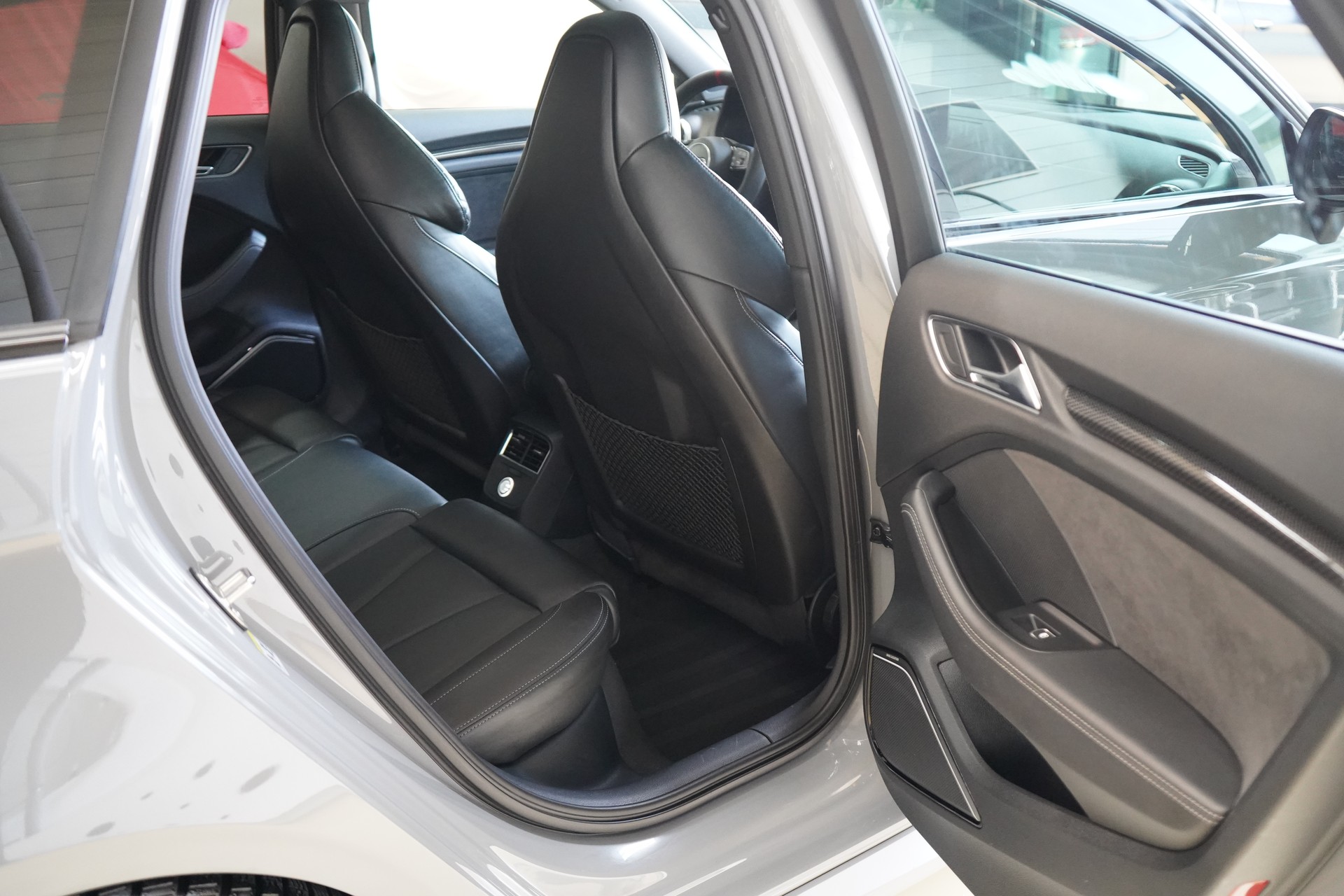 AUDI RS3 Sportback 2.5 TSI quattro S-tronic-image-28