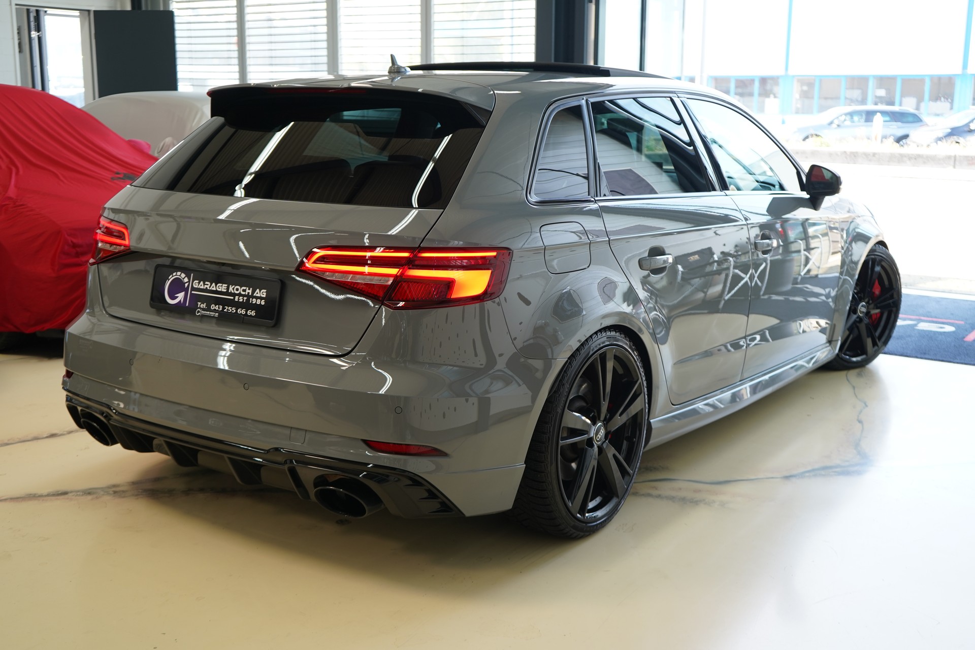 AUDI RS3 Sportback 2.5 TSI quattro S-tronic-image-8