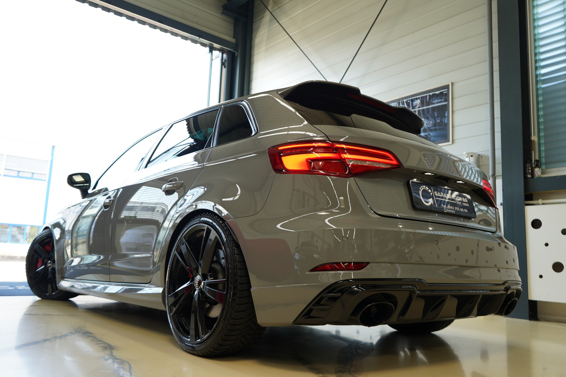 AUDI RS3 Sportback 2.5 TSI quattro S-tronic-image-5