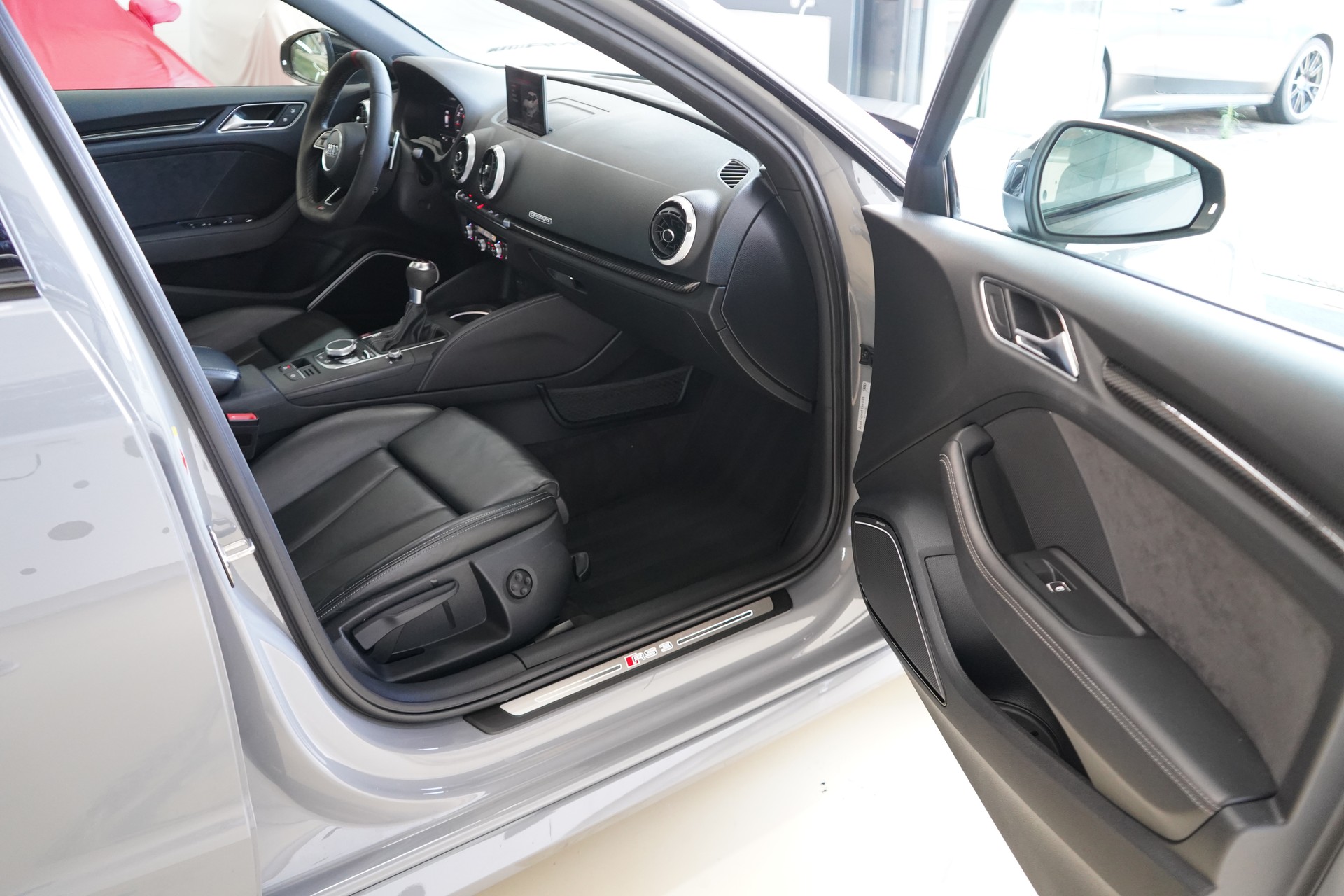 AUDI RS3 Sportback 2.5 TSI quattro S-tronic-image-26