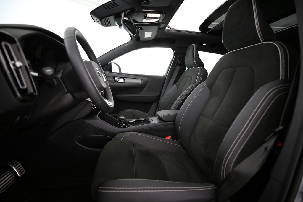 VOLVO XC40 P6 Pro-image-1