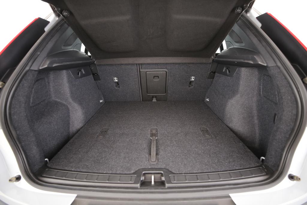 VOLVO XC40 P6 Pro-image-9