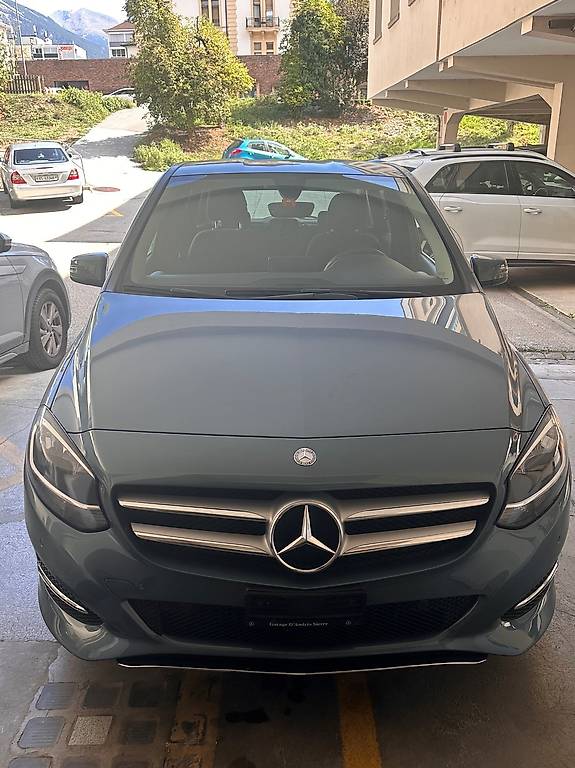 MERCEDES-BENZ B 180-image-2
