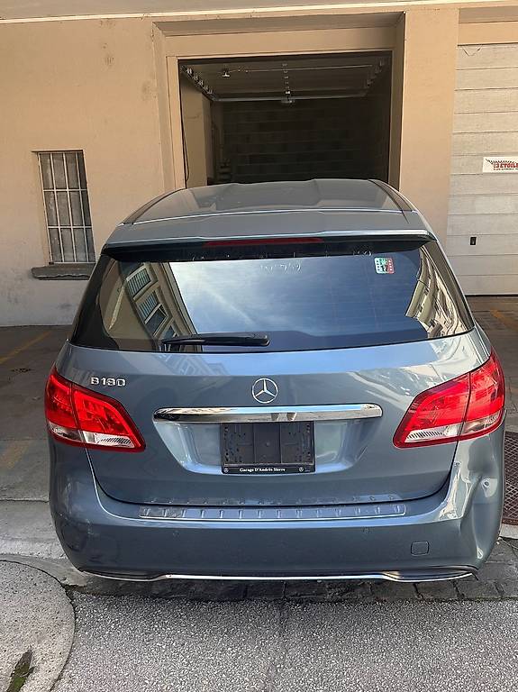 MERCEDES-BENZ B 180-image-0