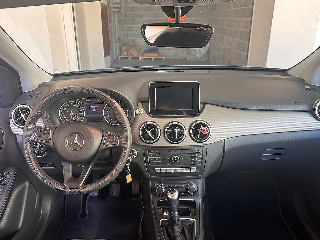 MERCEDES-BENZ B 180-image-4