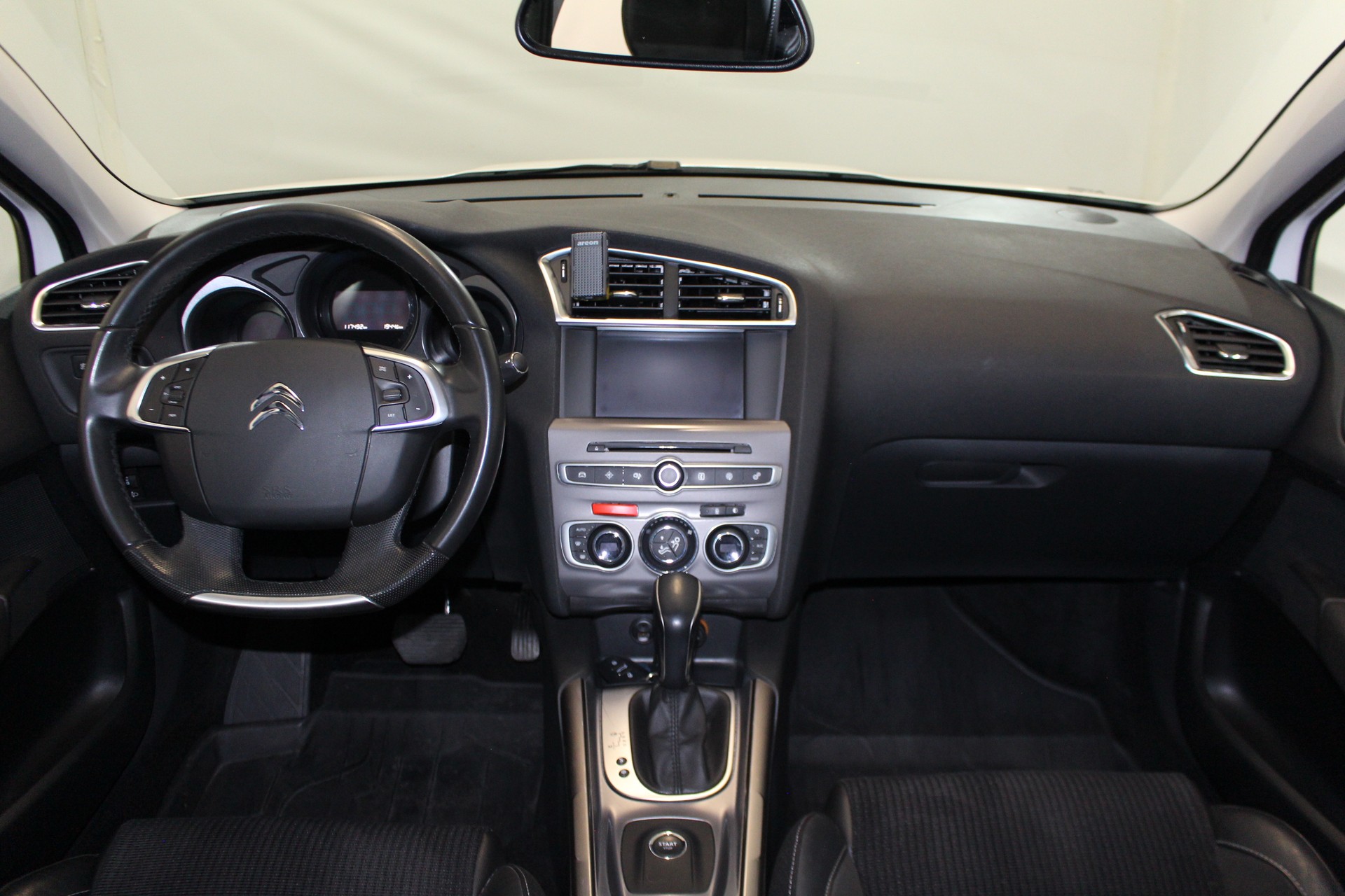 CITROEN C4 1.6 BlueHDi 120 Shine-image-12