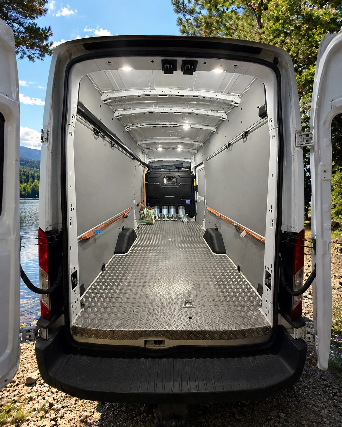 FORD Transit 350 L4 Trend 2.0 TDCi 130 RWD-image-10
