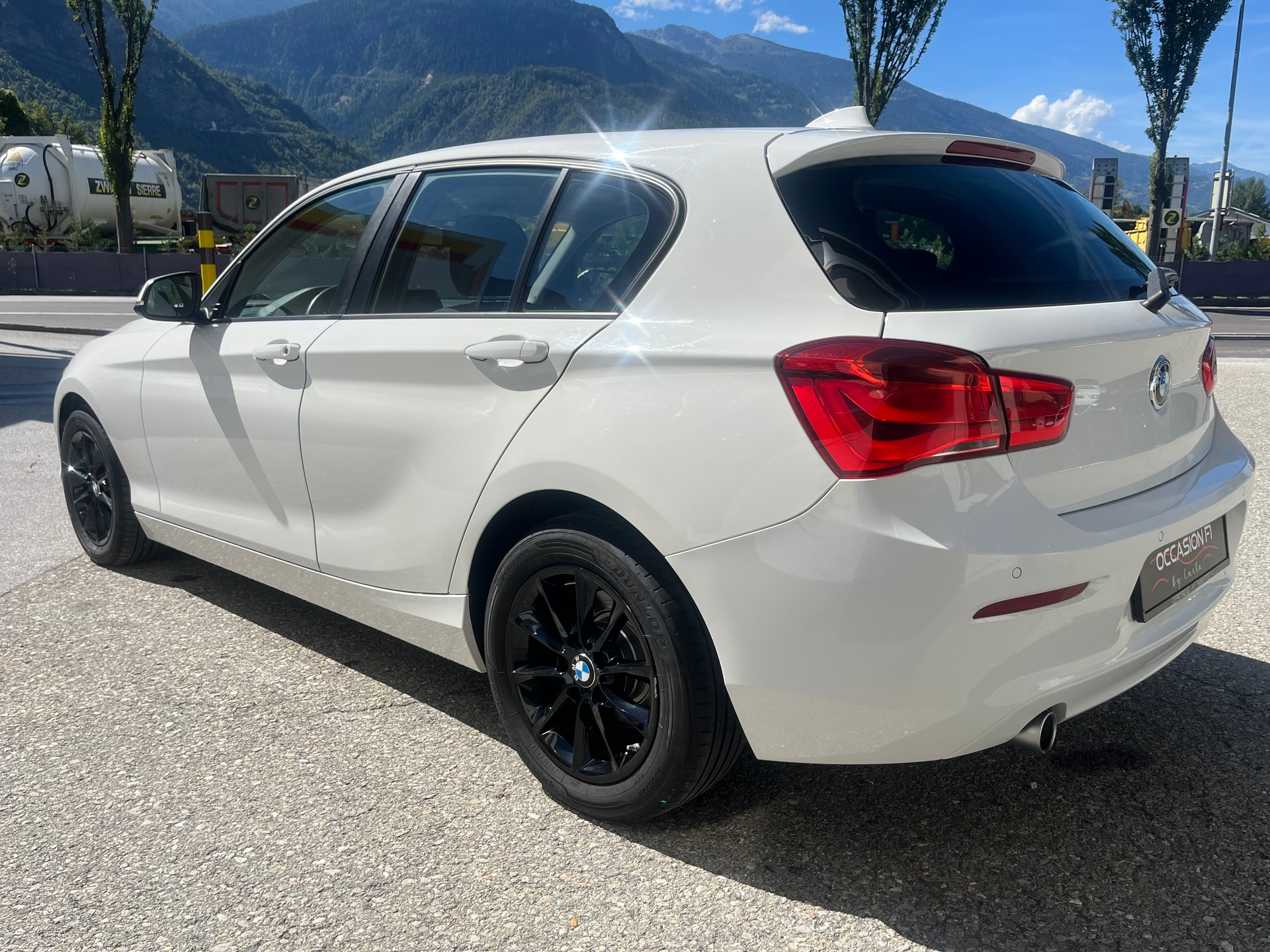 BMW 118d xDrive-image-8
