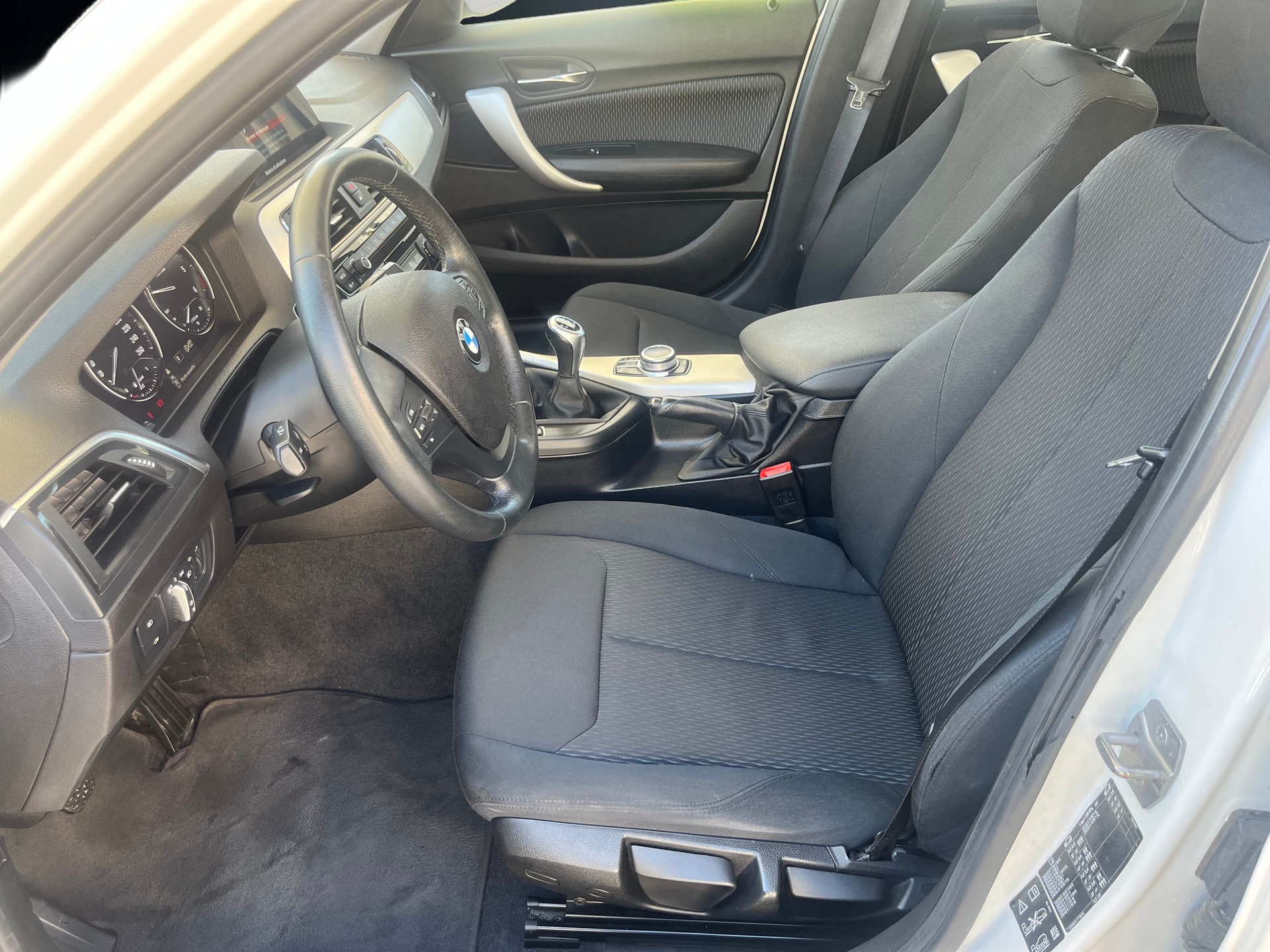 BMW 118d xDrive-image-3