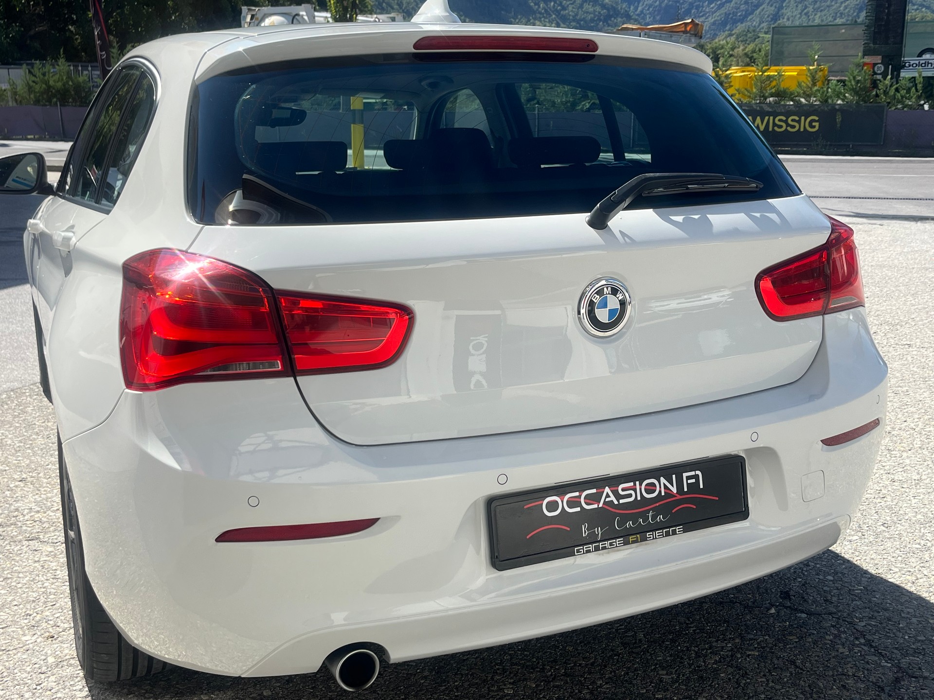 BMW 118d xDrive-image-9