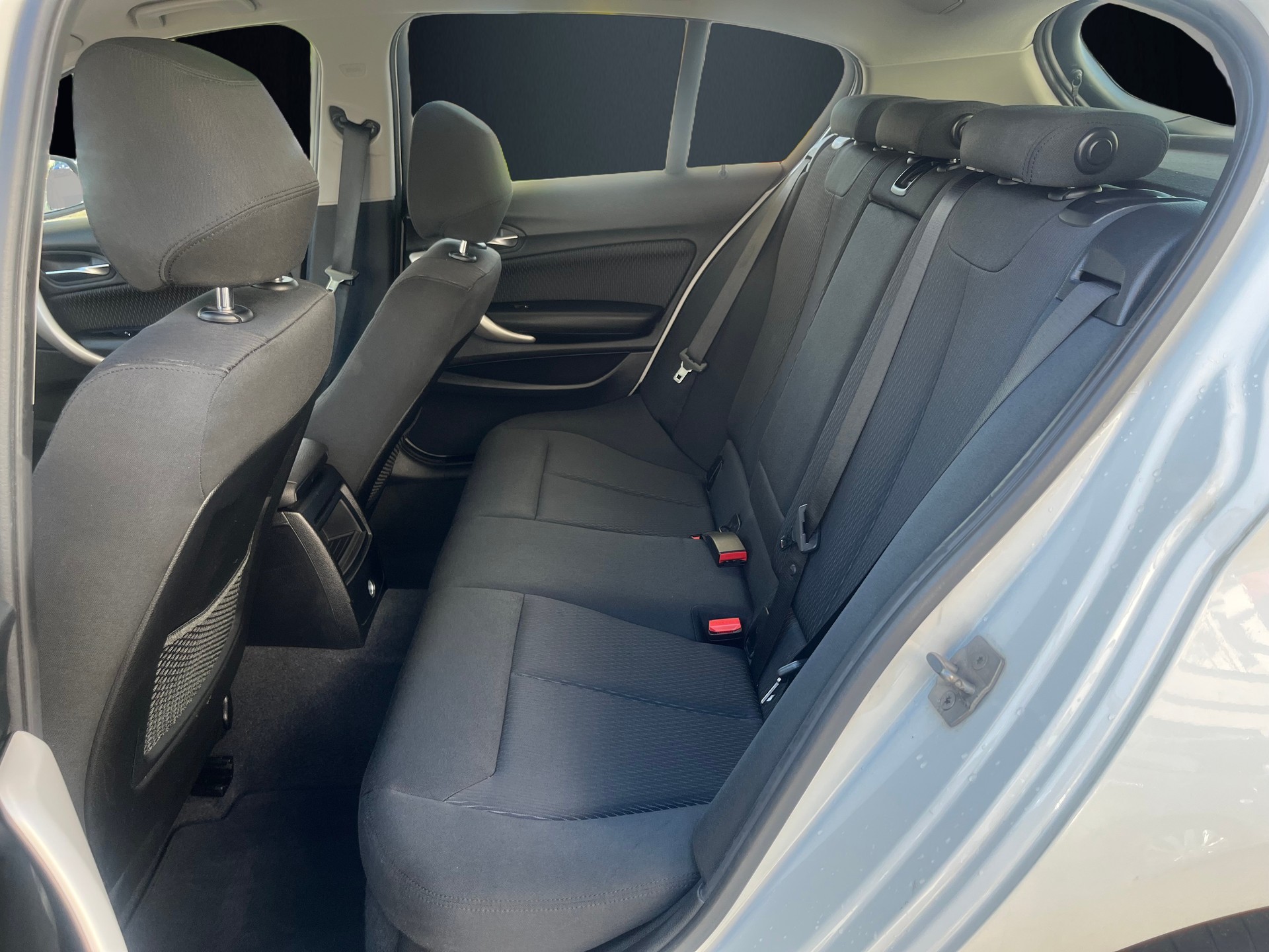 BMW 118d xDrive-image-5